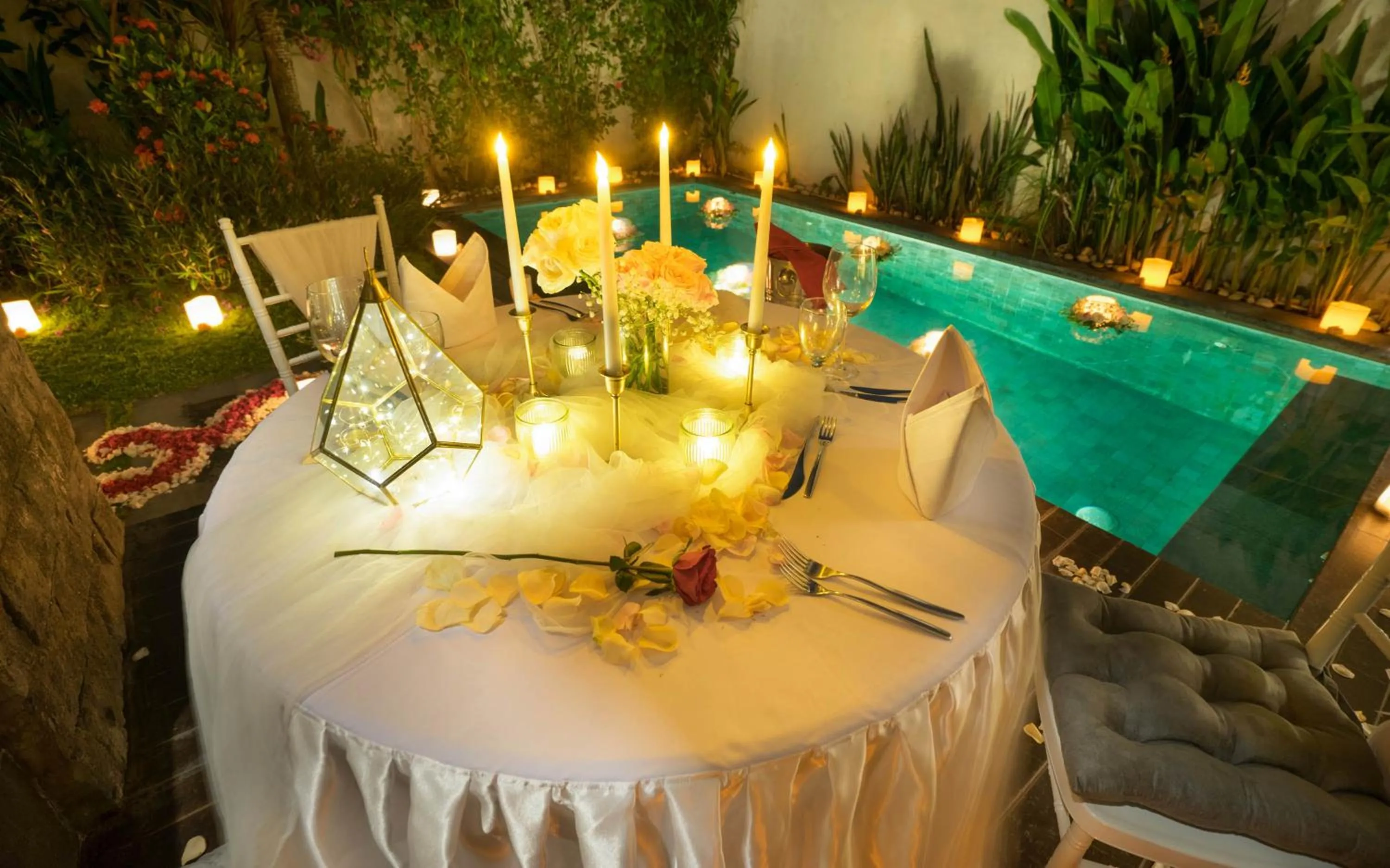 Swimming pool in Royal Samaja Villas