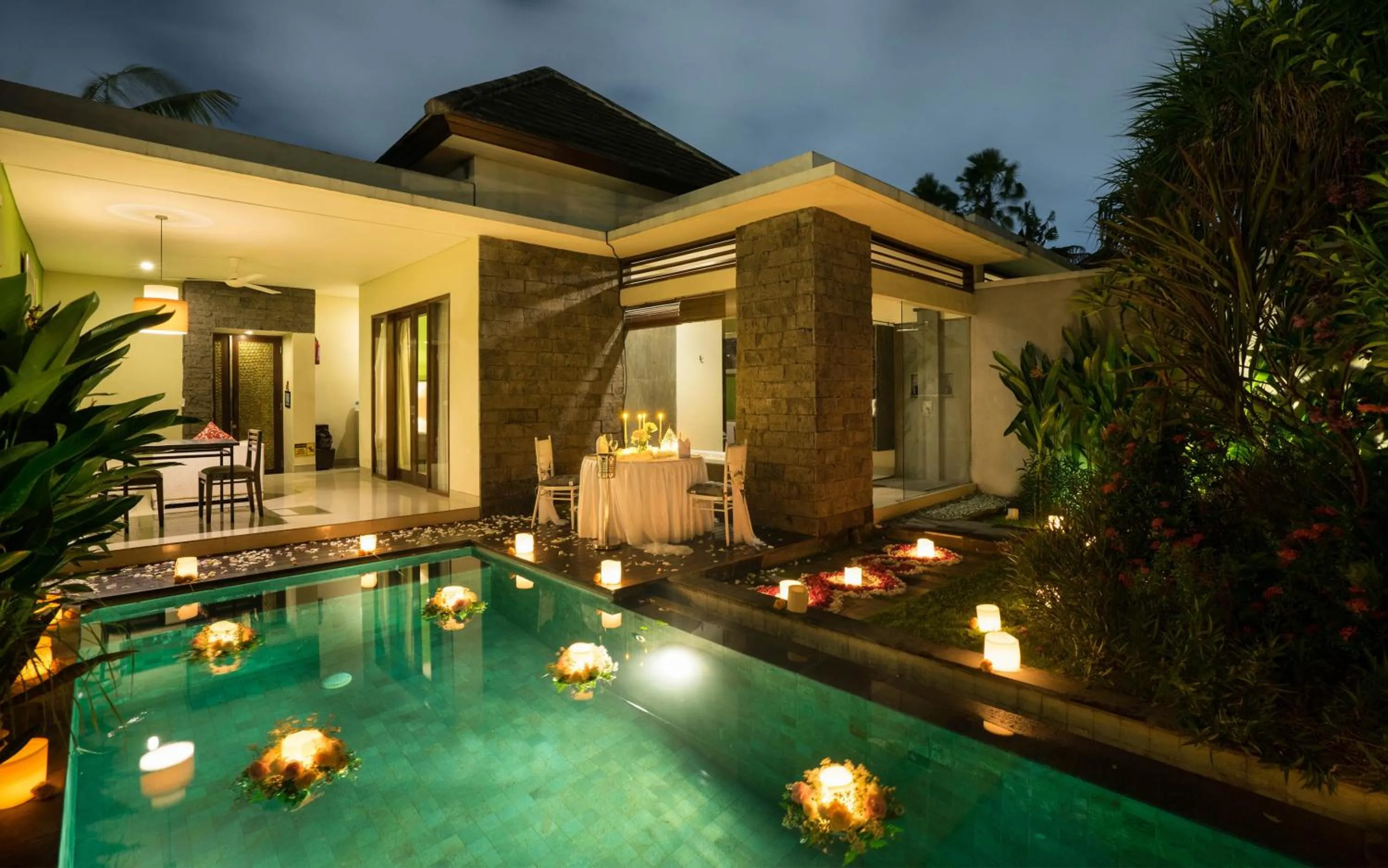 Swimming pool in Royal Samaja Villas
