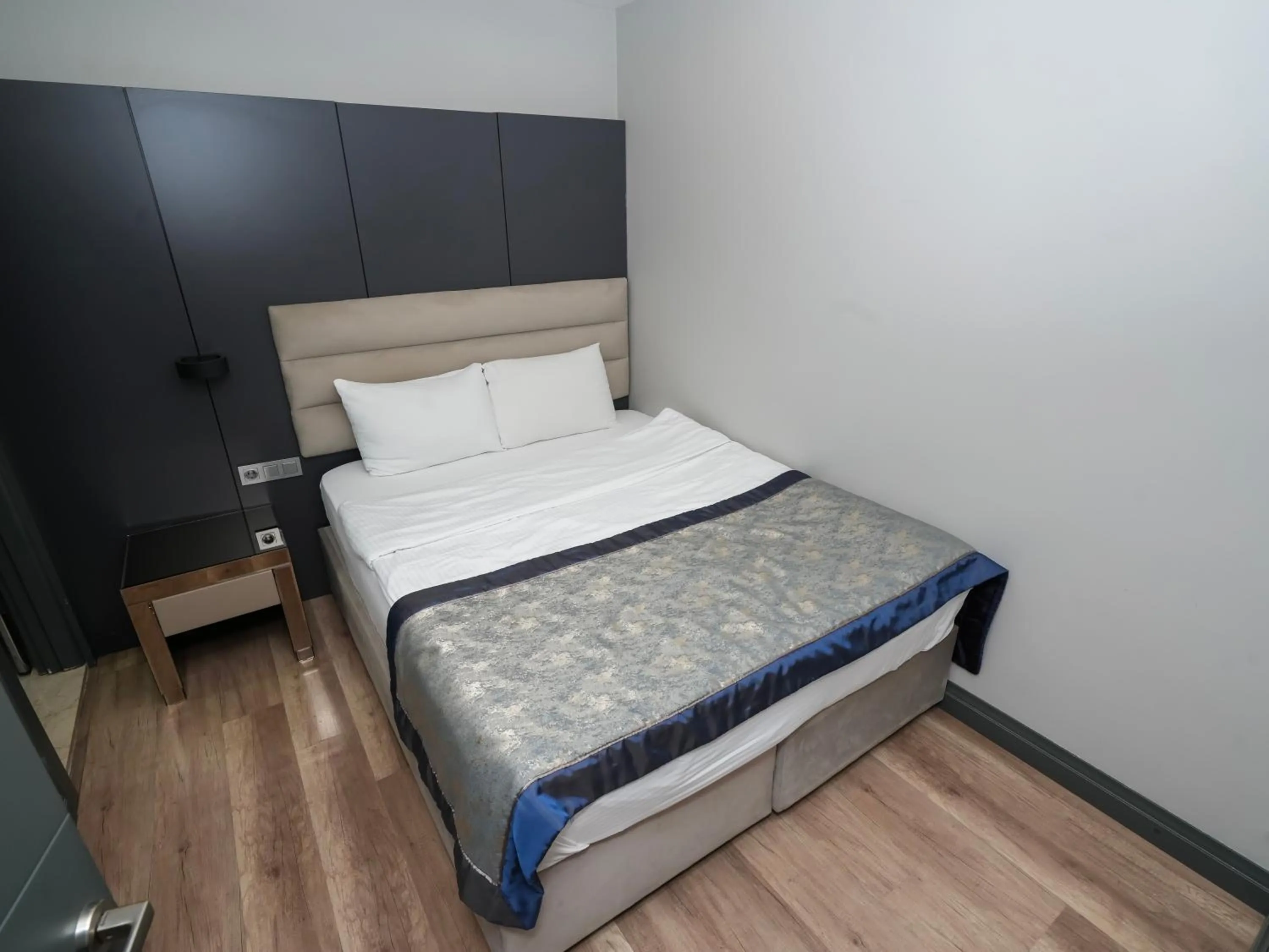 Bed in No 139 Apartments