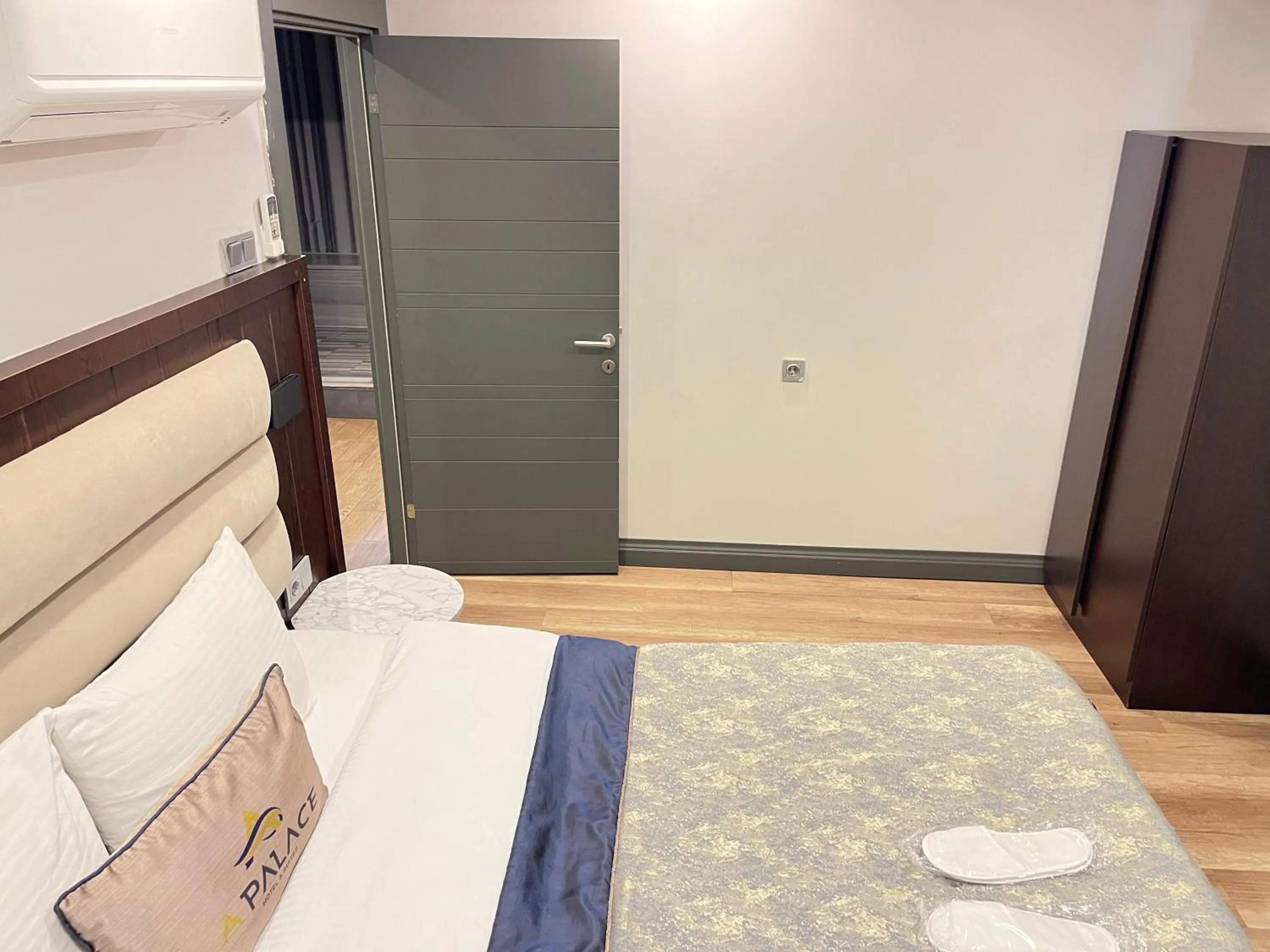 Bed in No 139 Apartments