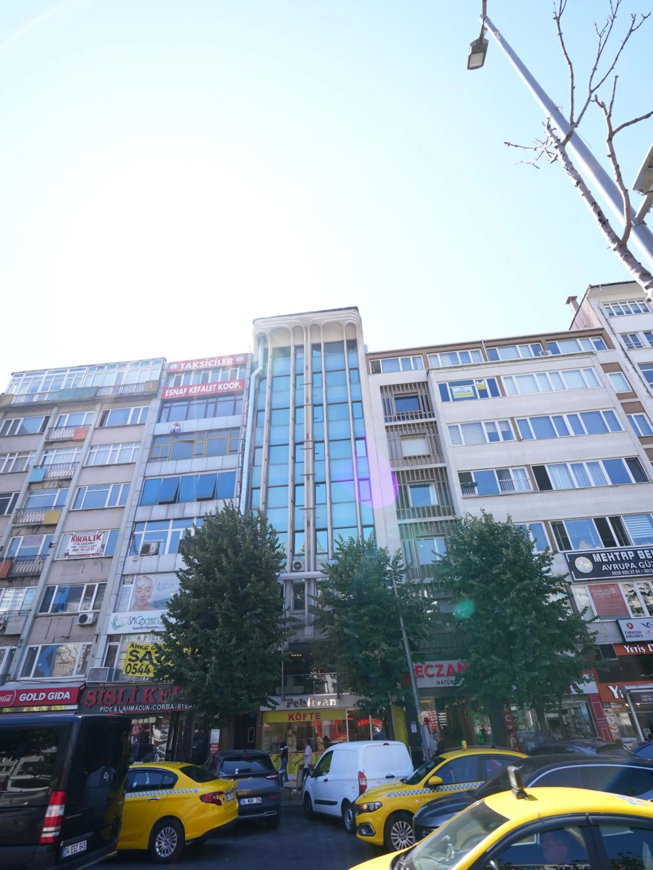 Property building in No 139 Apartments