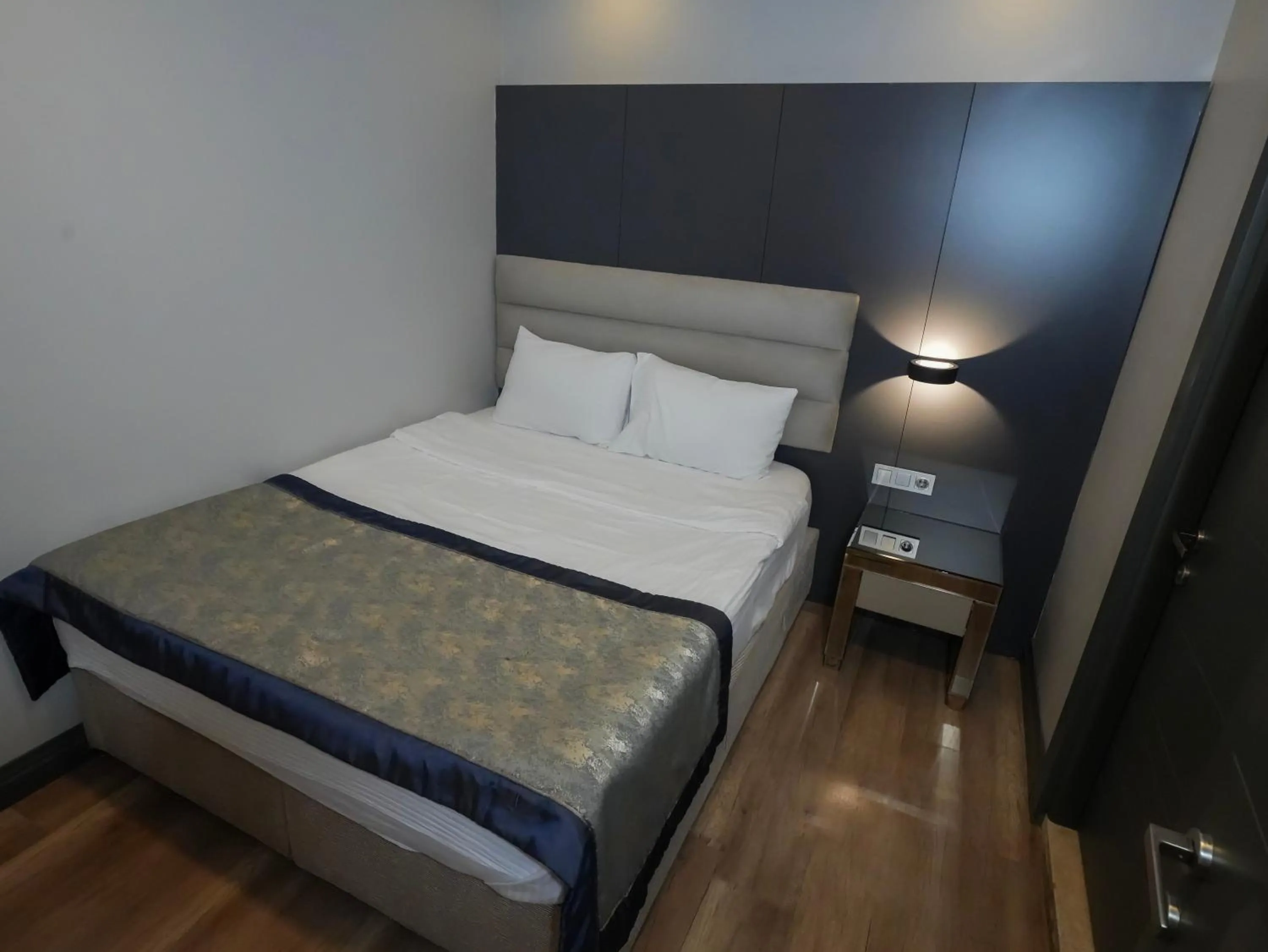Bed in No 139 Apartments