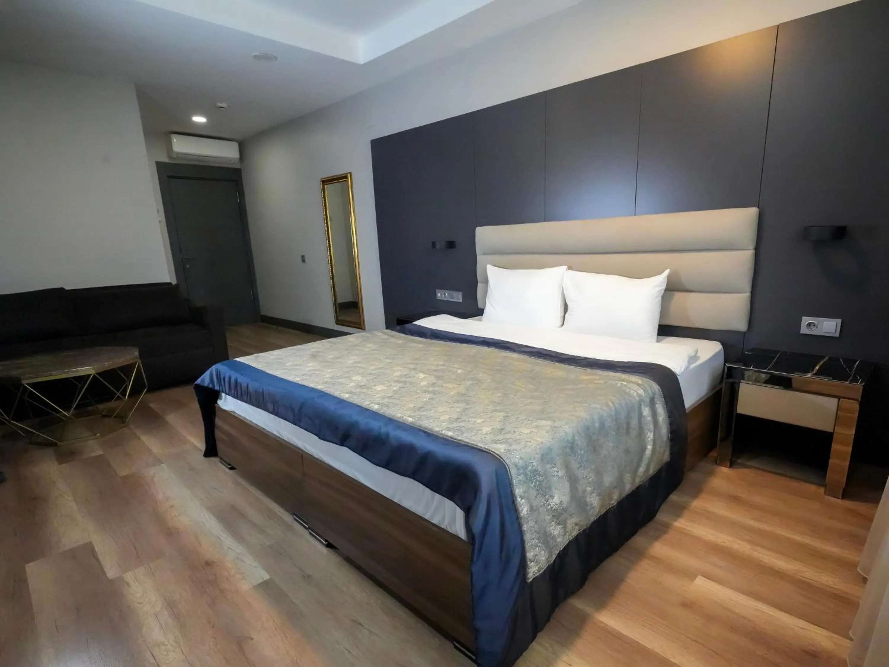 Bed in No 139 Apartments