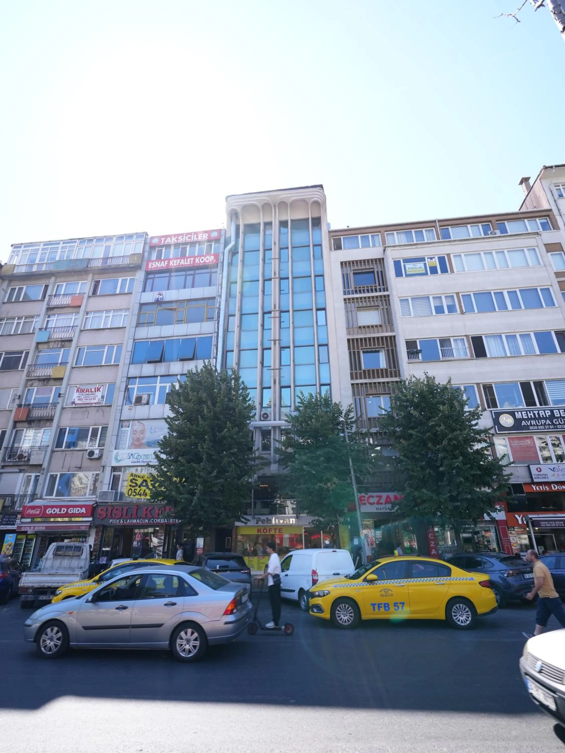 Property building in No 139 Apartments