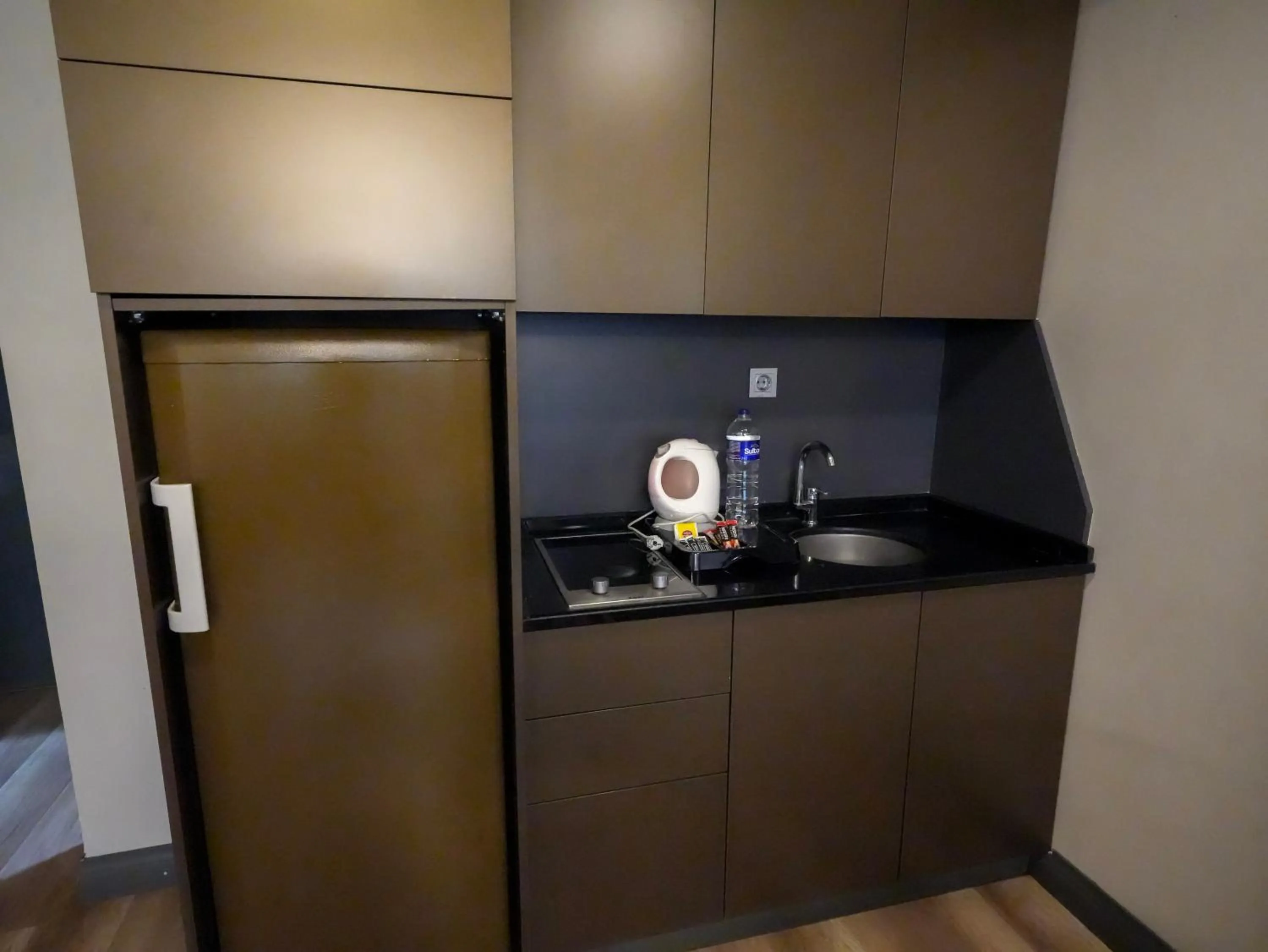 Kitchen or kitchenette in No 139 Apartments