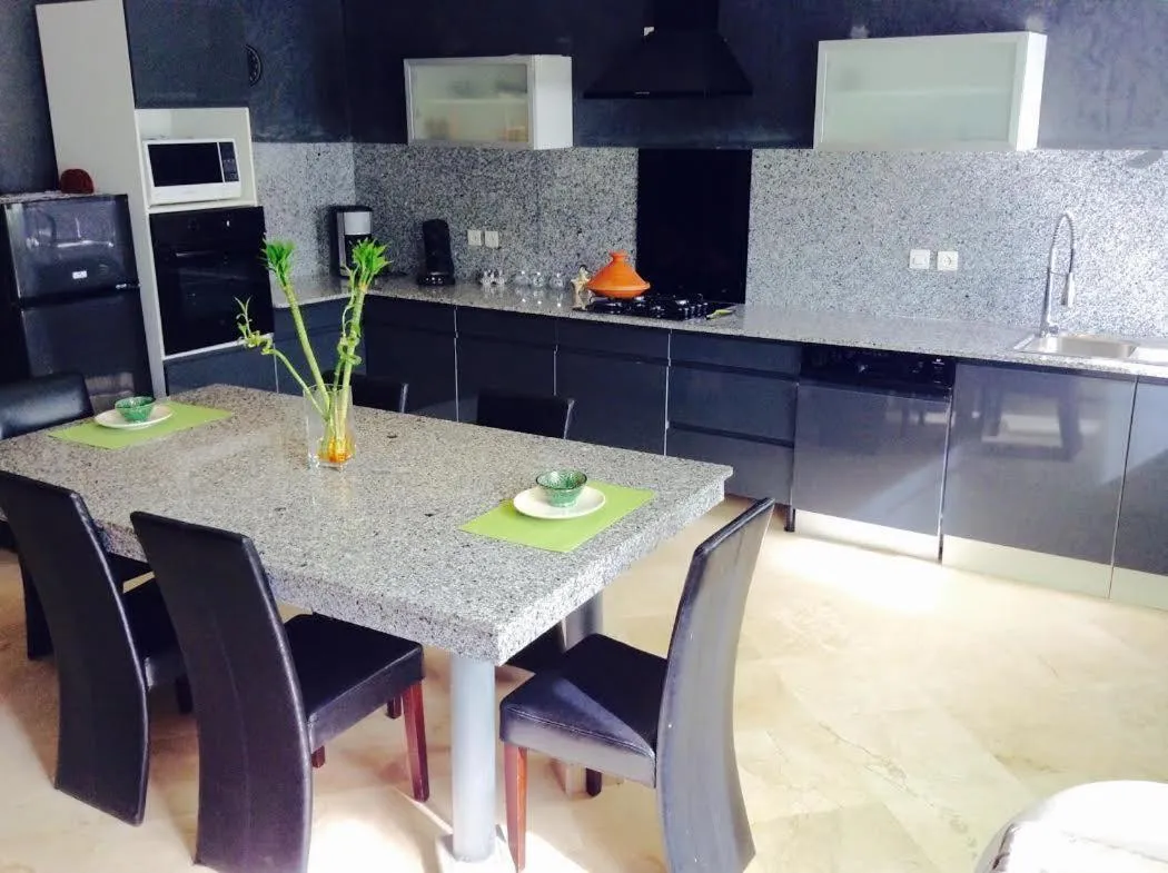 Communal kitchen in Etablissement moderne