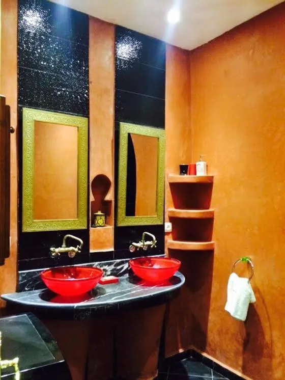 Bathroom in Etablissement moderne