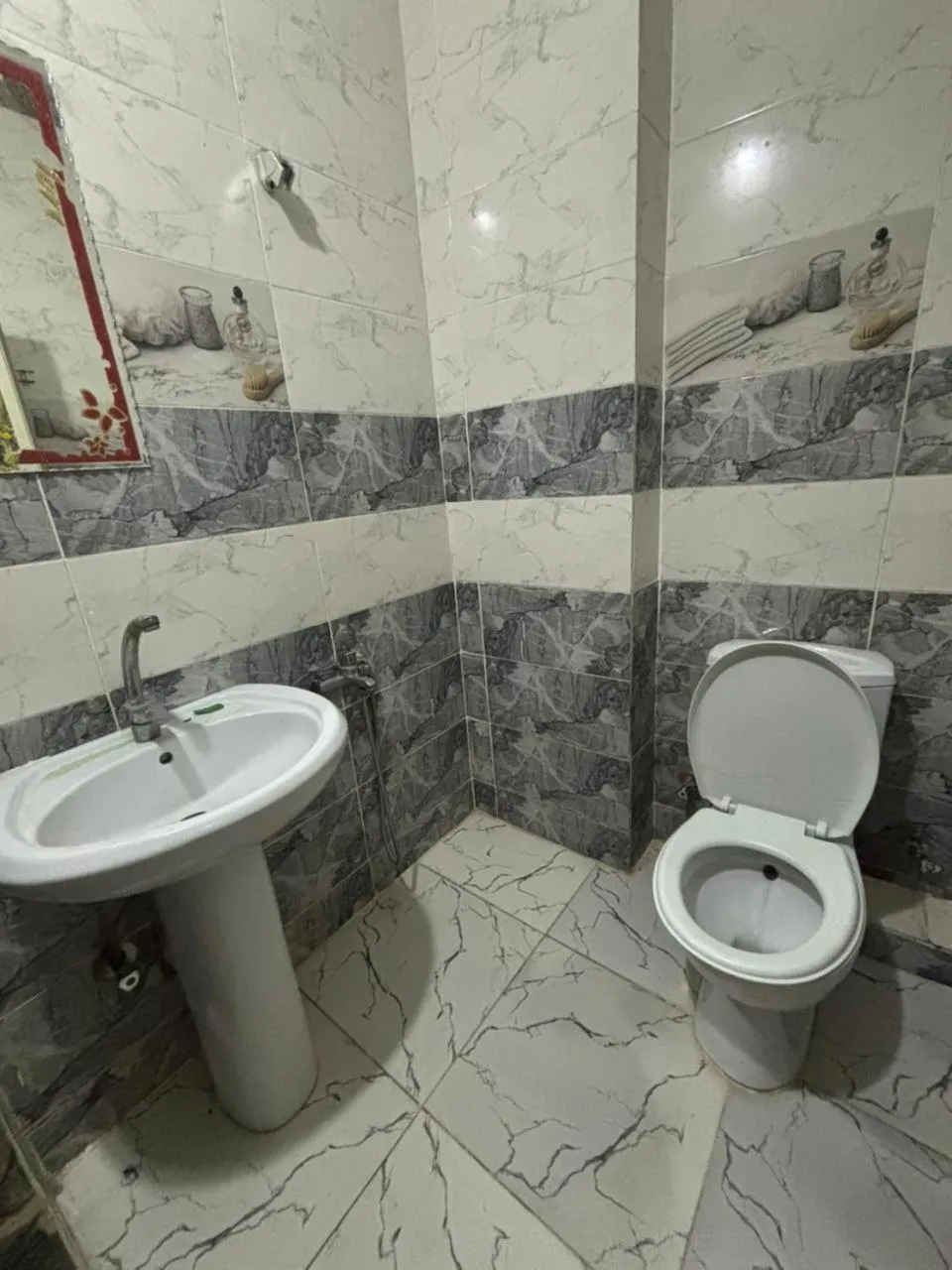 Shower in Falcon pyramids inn