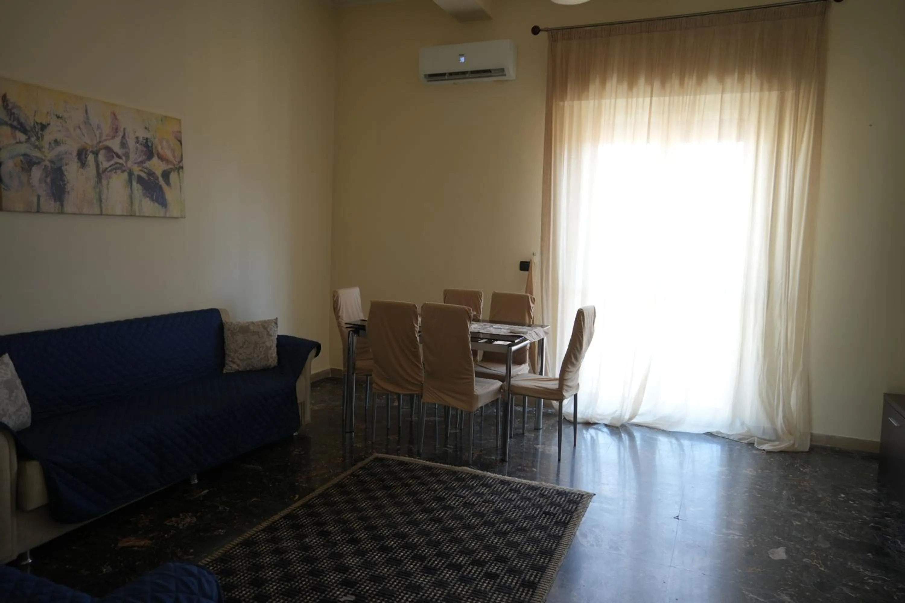 Seating area in La Regina del Sole