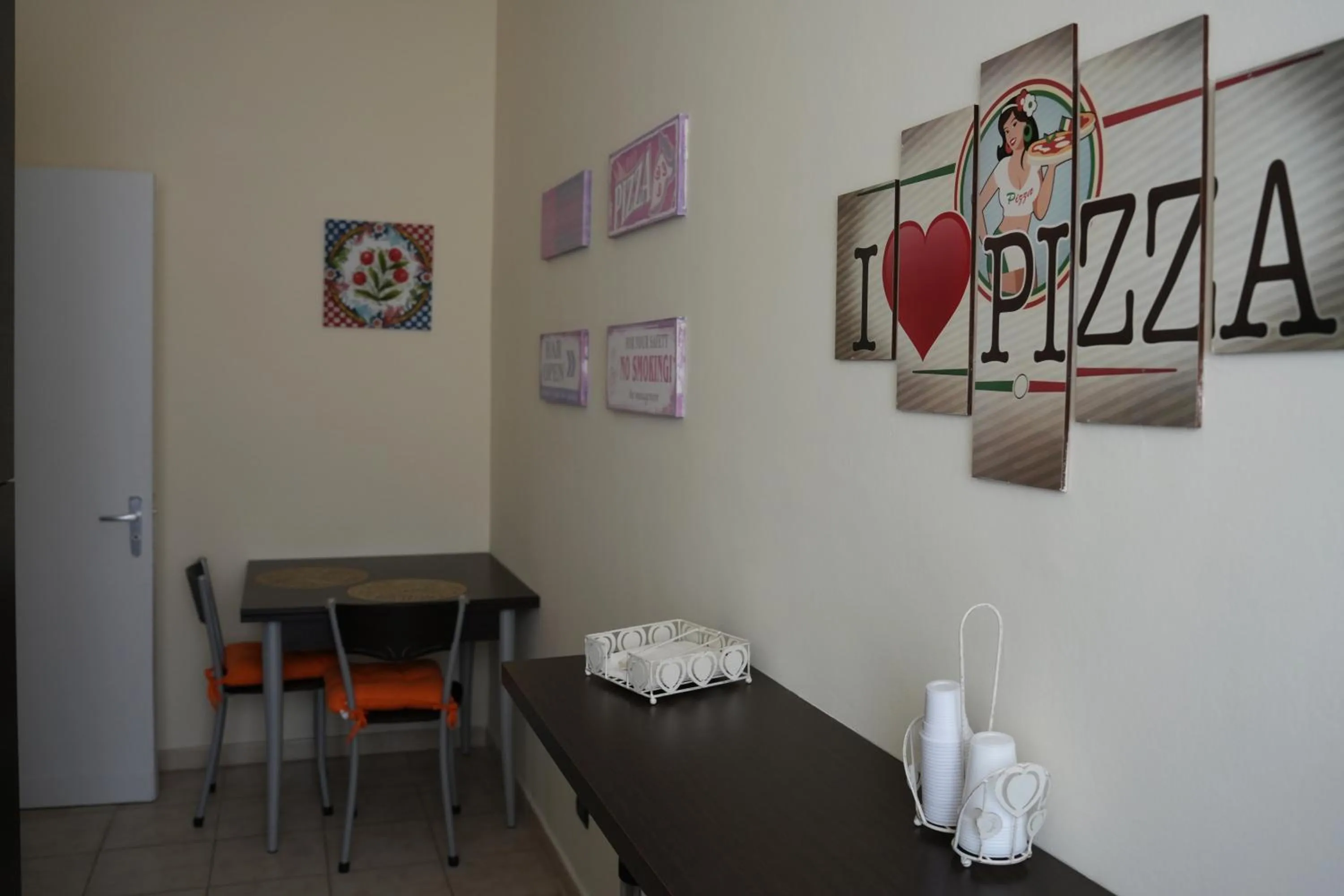 Dining area in La Regina del Sole