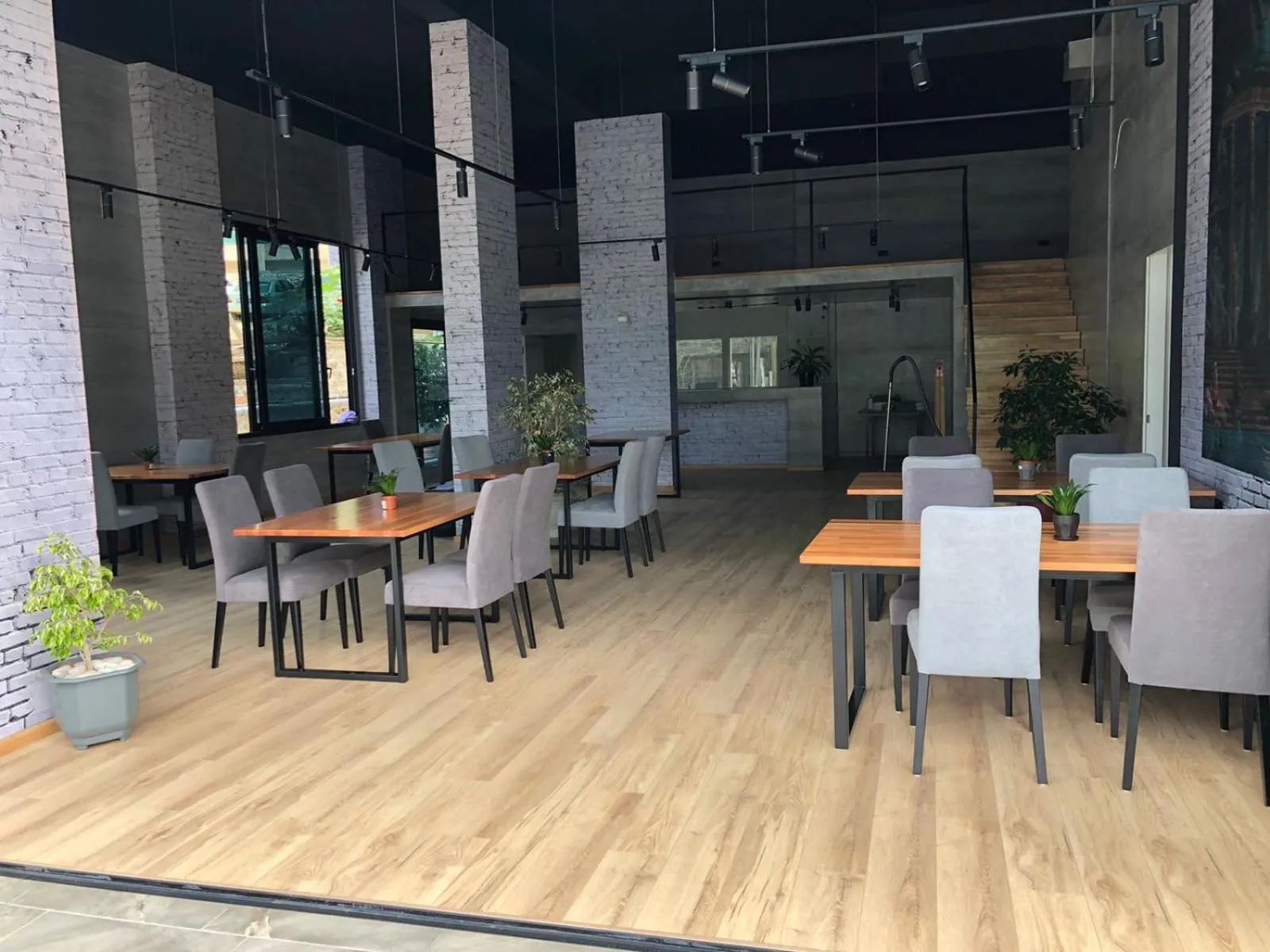 Restaurant/places to eat in Nemesis Hotel