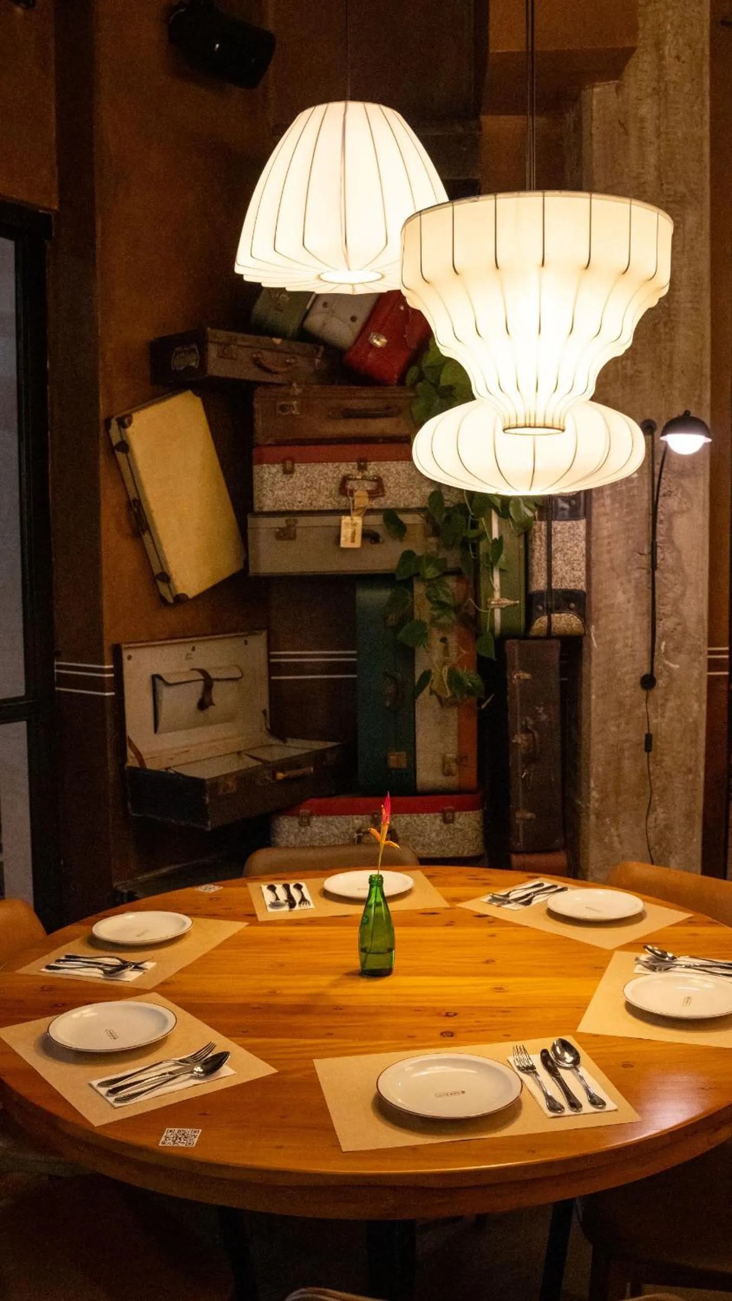 Restaurant/places to eat in San Raphael Hotel