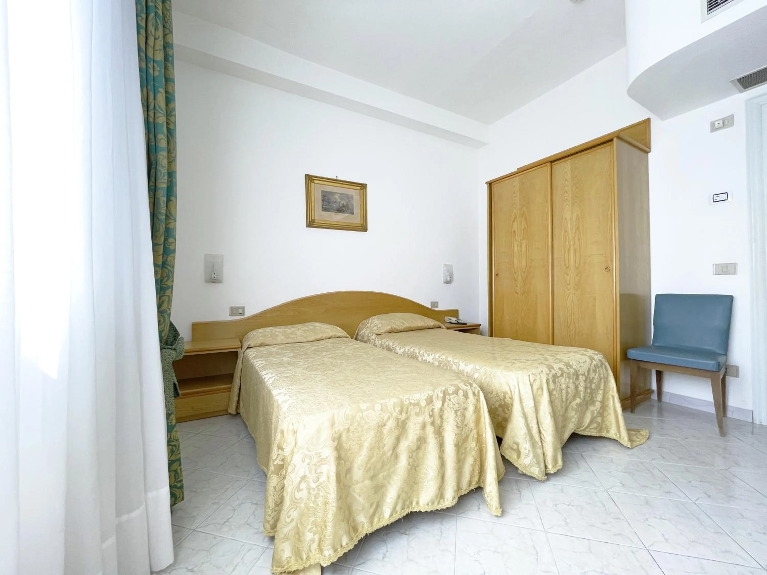 Photo of the whole room in Hotel Reginella