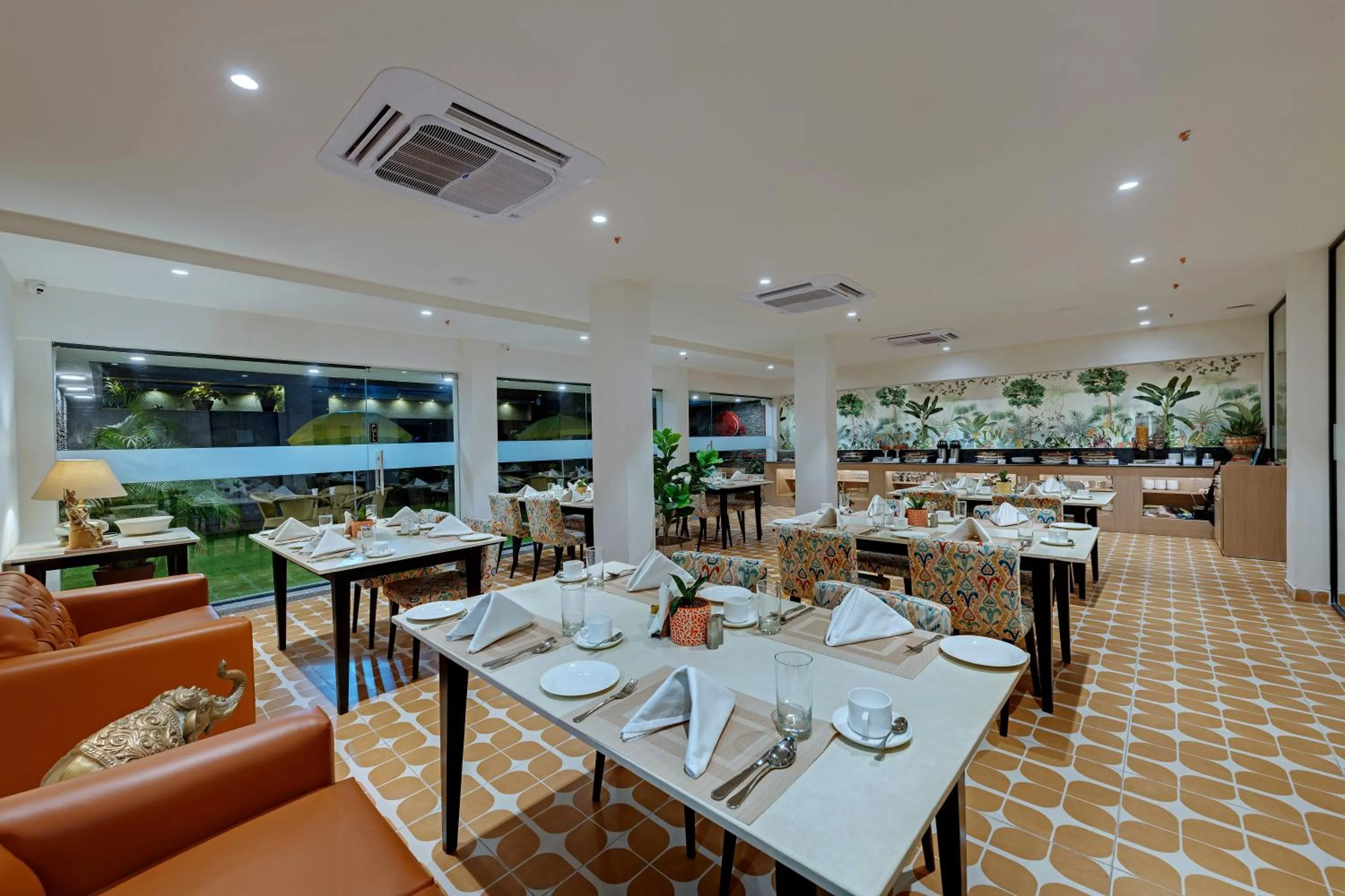 Restaurant/places to eat in Ahuja Residency GCR