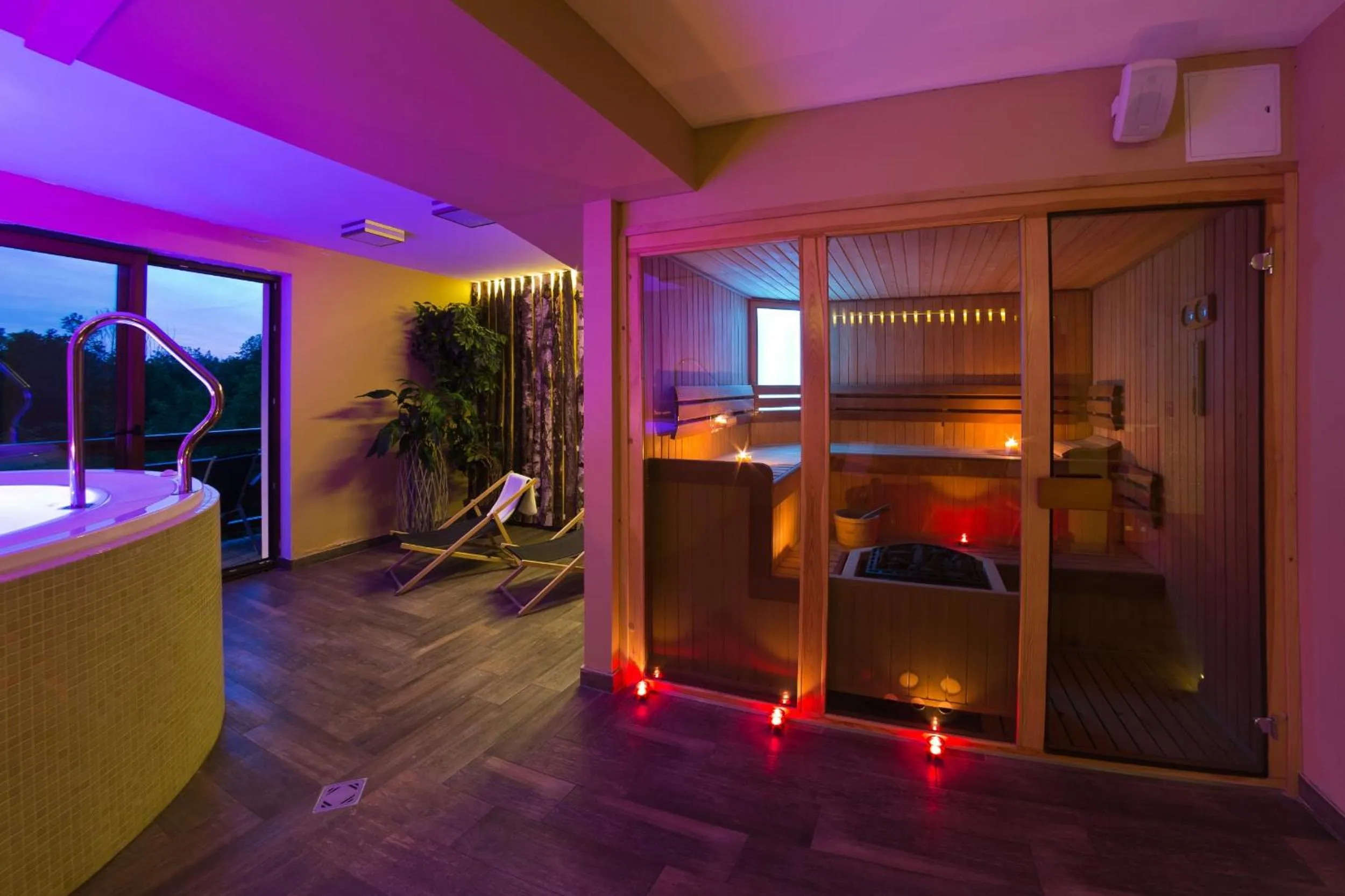 Hot Tub in Perła Beskidu