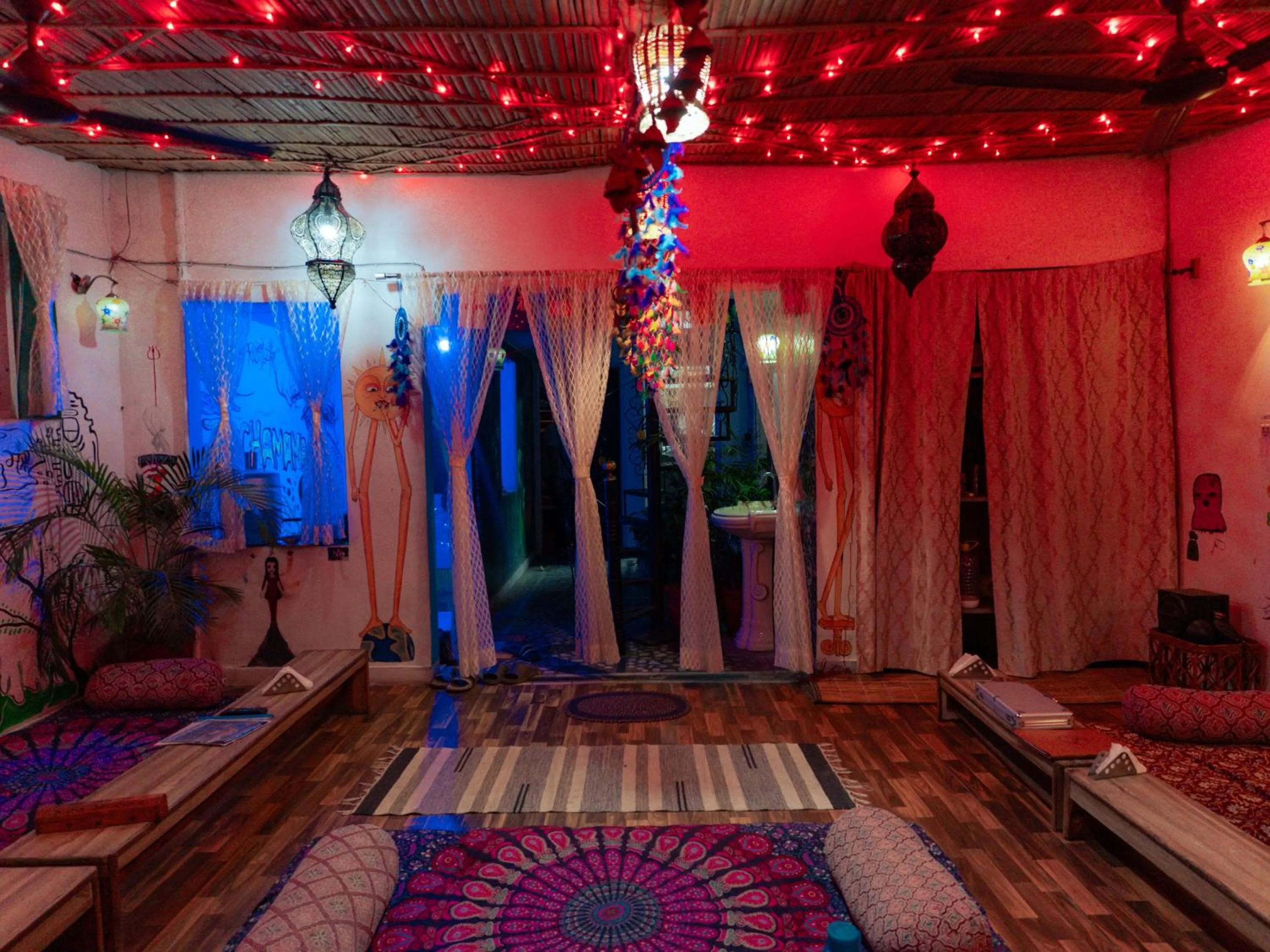 Restaurant/places to eat in The Pink Chapter Hostel, Jaipur