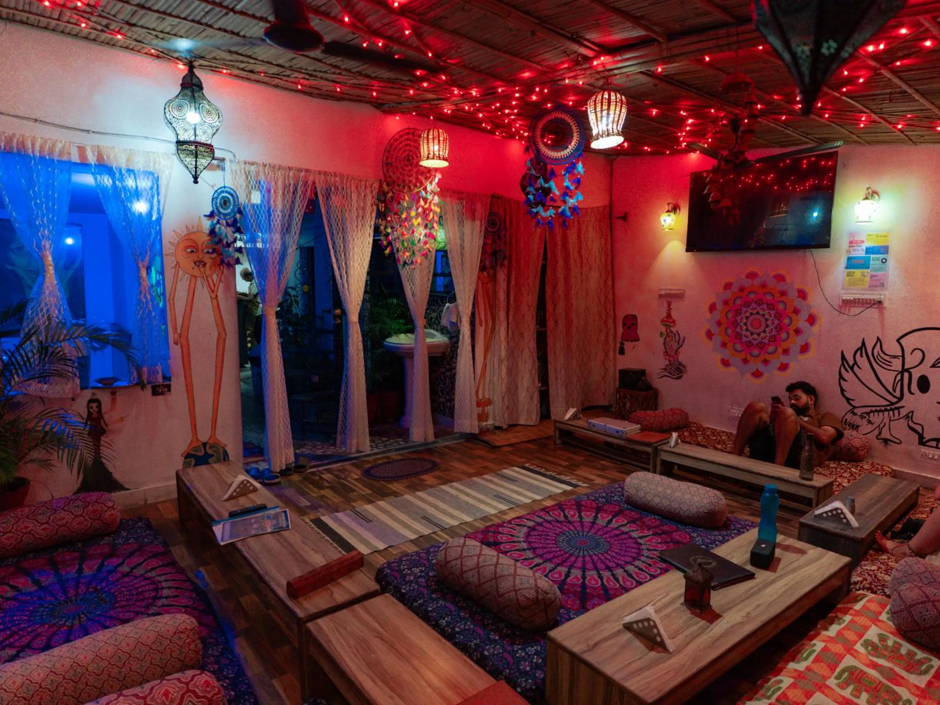 Restaurant/places to eat, Bed in The Pink Chapter Hostel, Jaipur
