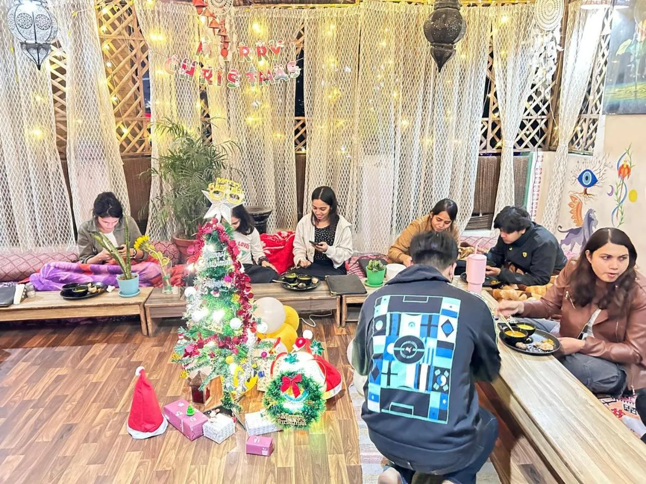 Restaurant/places to eat in The Pink Chapter Hostel, Jaipur