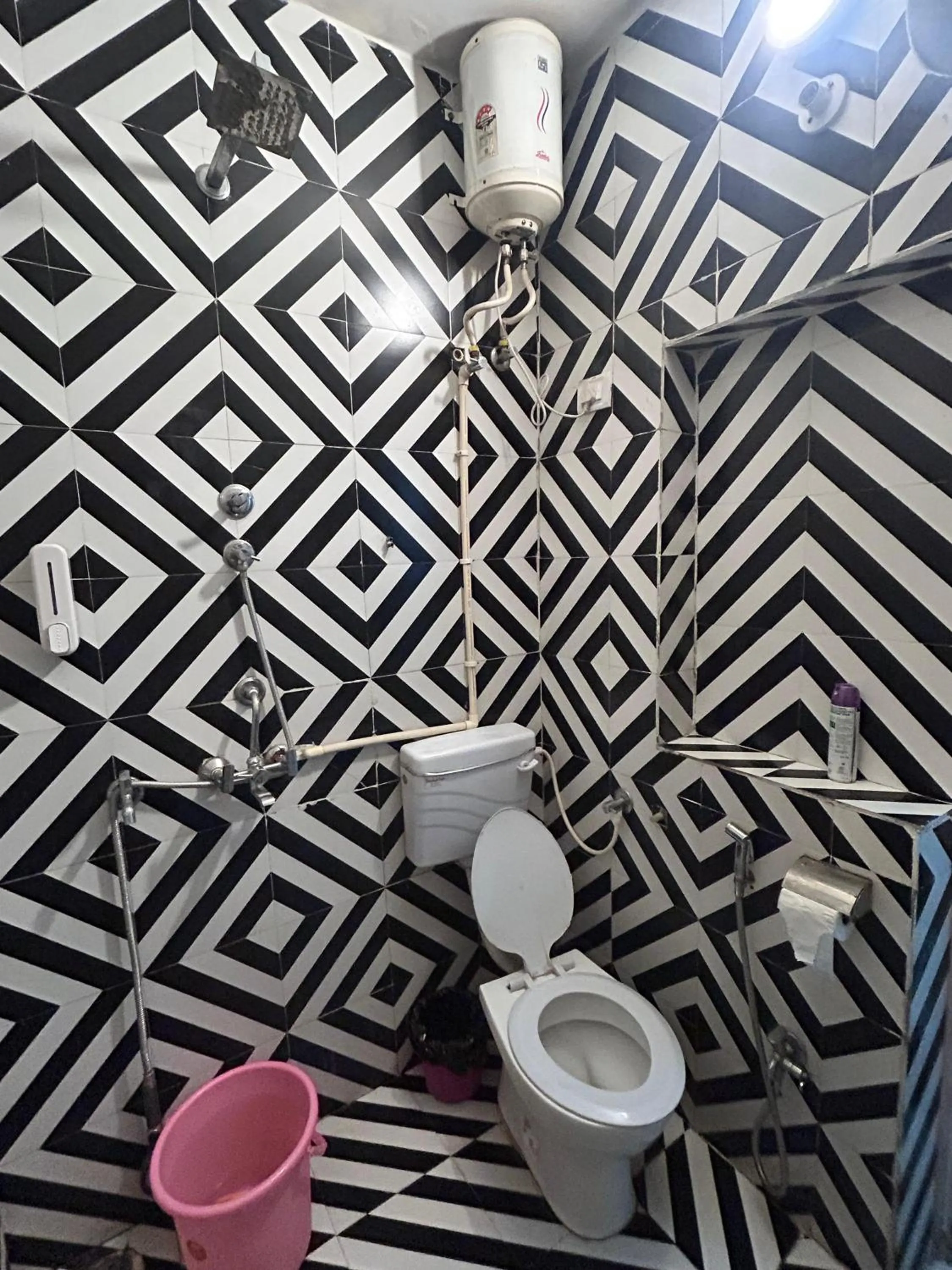 Bathroom in The Pink Chapter Hostel, Jaipur