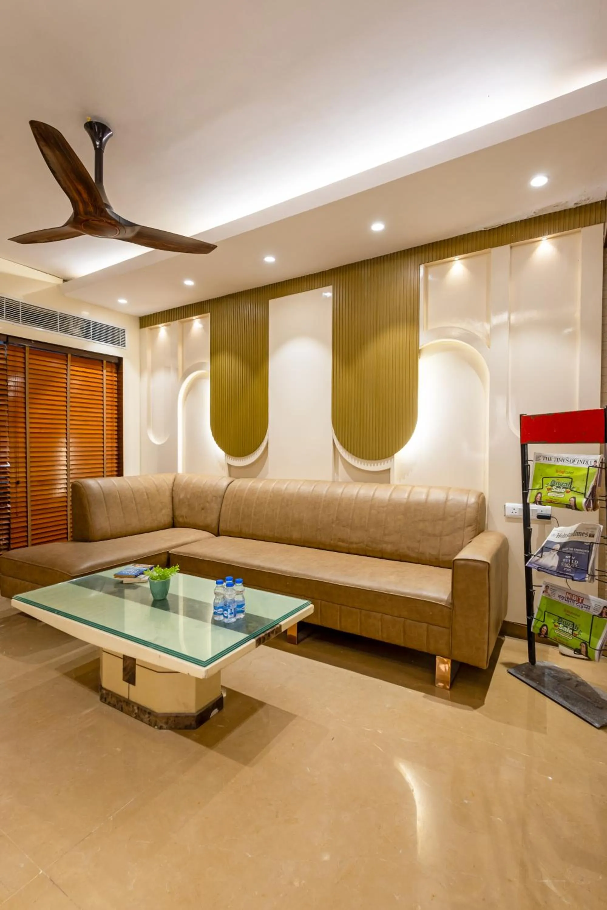 Lobby or reception in Hotel Vanson Villa, City Centre - With Free Airport & Train Station Pickup