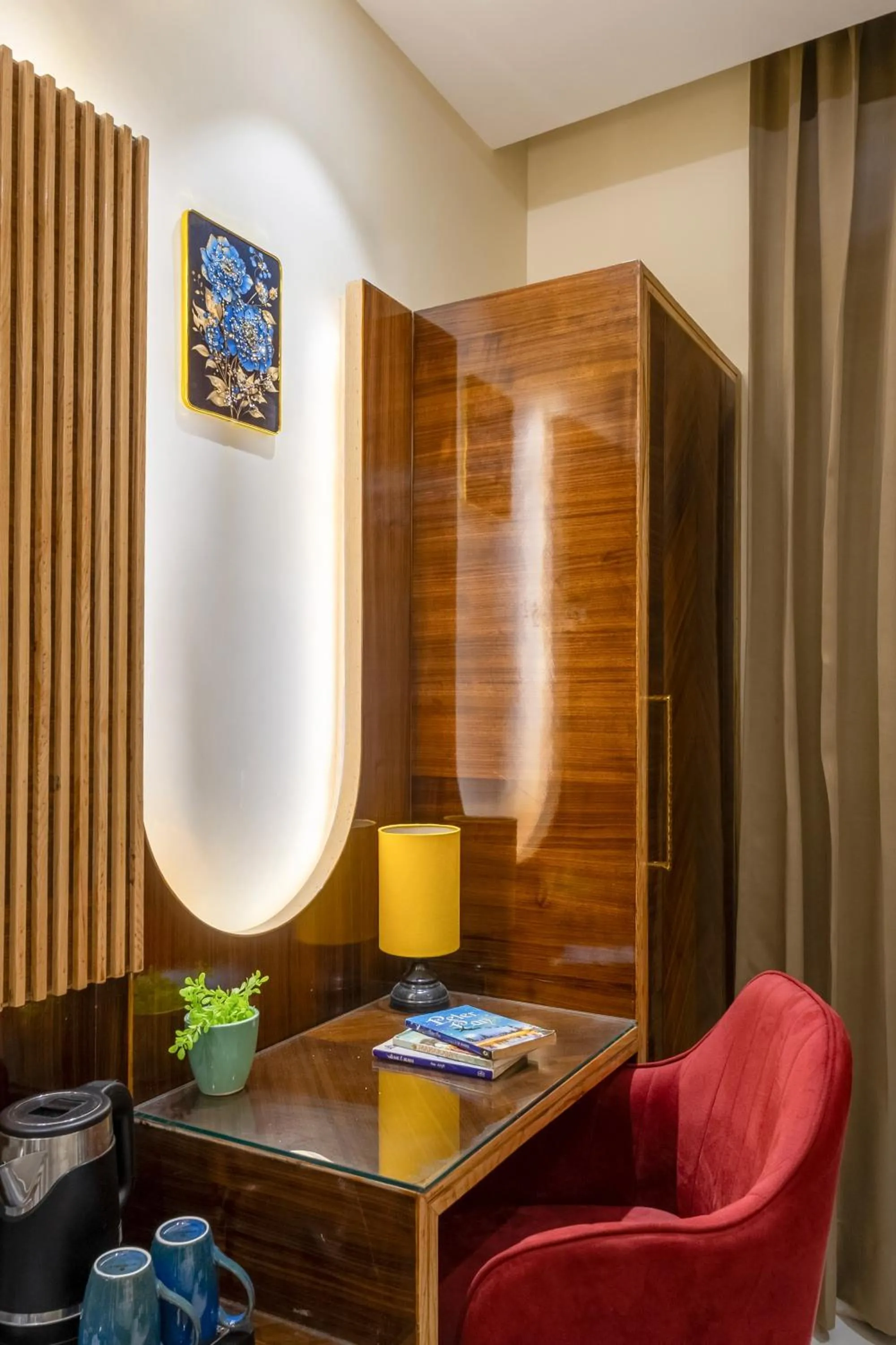 Living room in Hotel Vanson Villa, City Centre - With Free Airport & Train Station Pickup