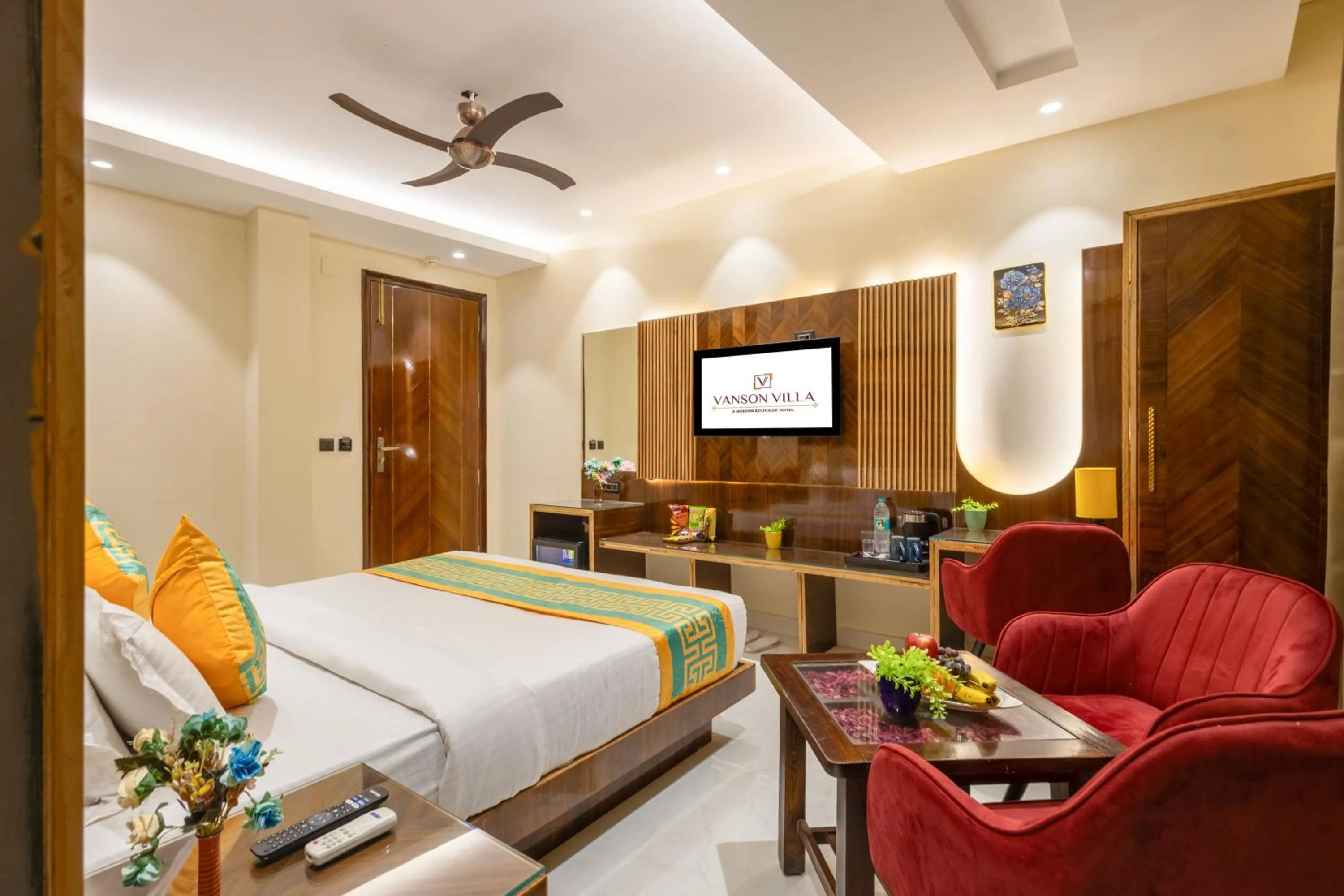 Living room, Bed in Hotel Vanson Villa, City Centre - With Free Airport & Train Station Pickup