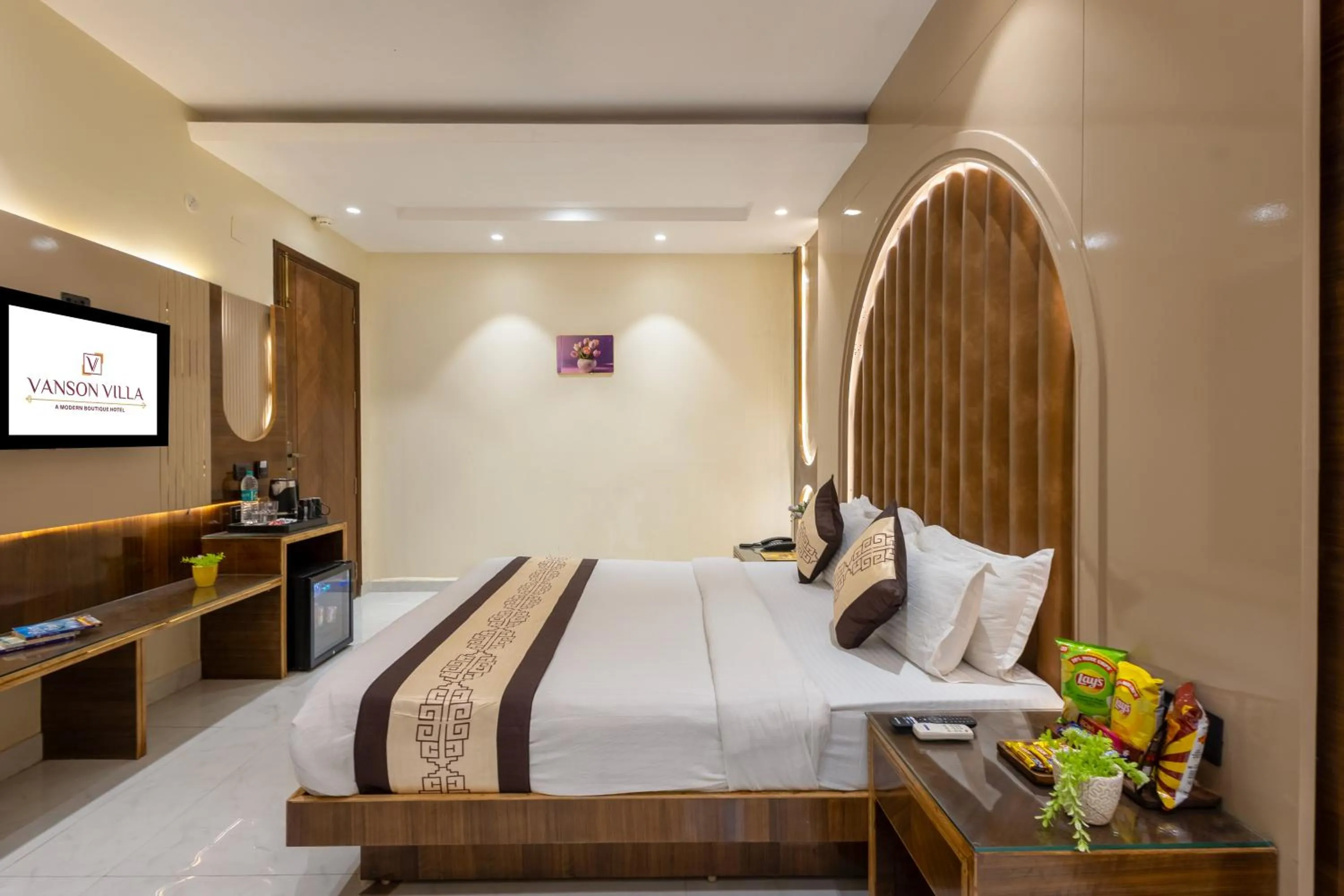 Bed in Hotel Vanson Villa, City Centre - With Free Airport & Train Station Pickup