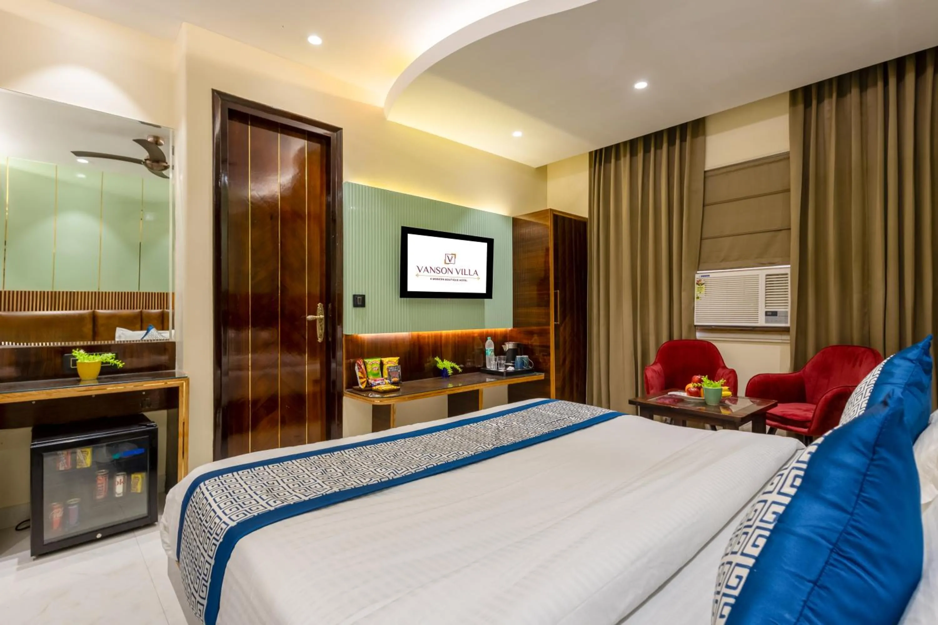 Living room, Bed in Hotel Vanson Villa, City Centre - With Free Airport & Train Station Pickup