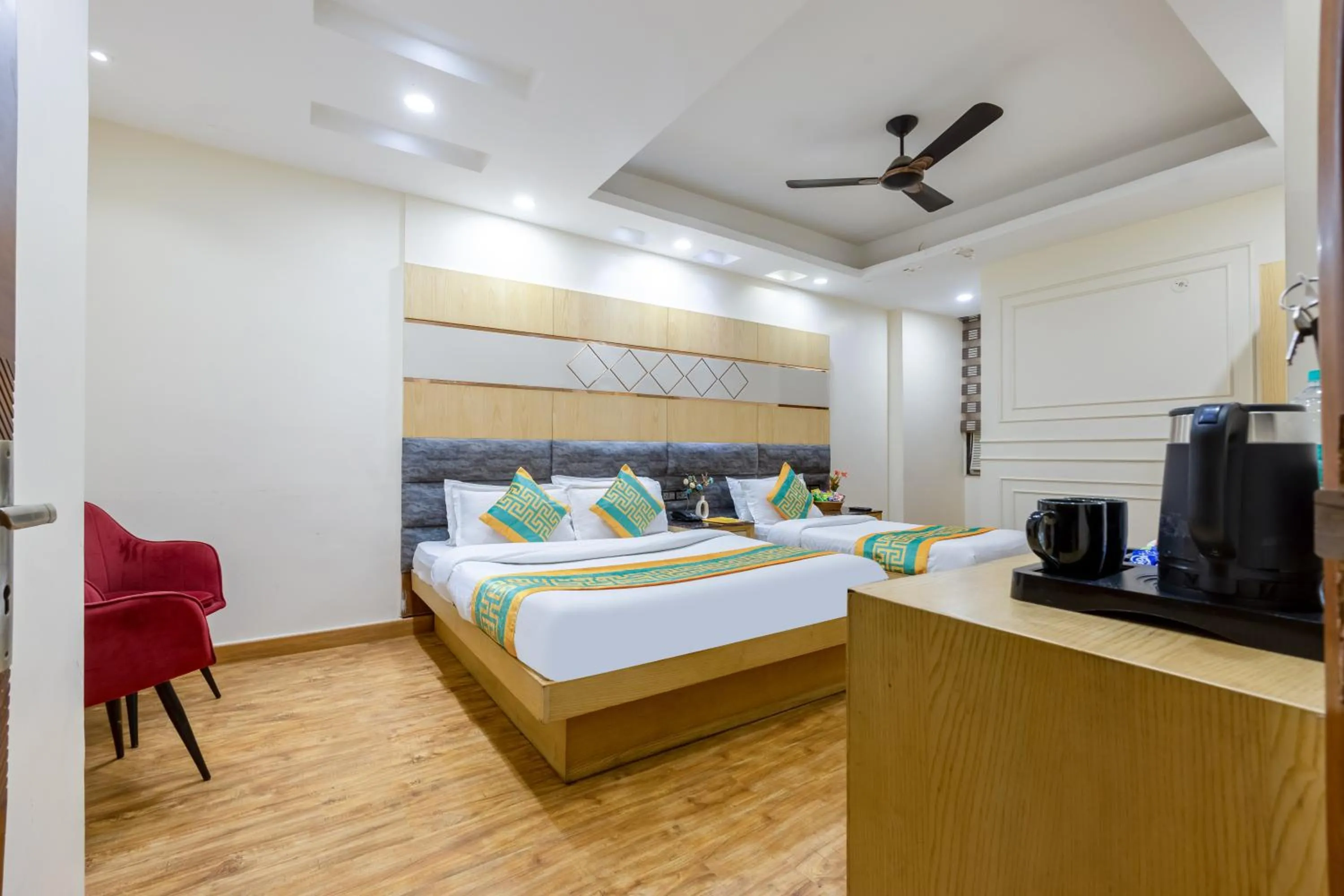 Bed in Hotel Vanson Villa, City Centre - With Free Airport & Train Station Pickup