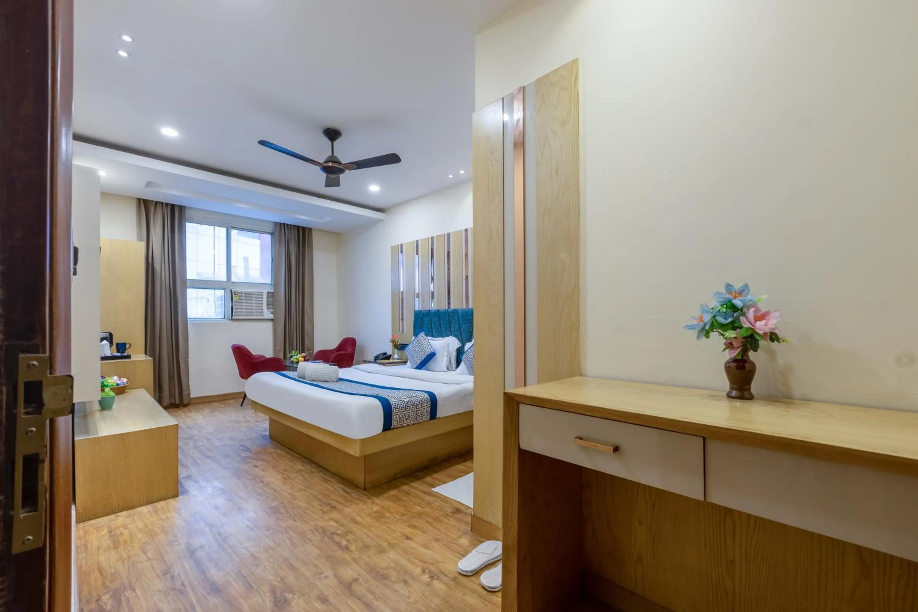 Photo of the whole room, Bed in Hotel Vanson Villa, City Centre - With Free Airport & Train Station Pickup