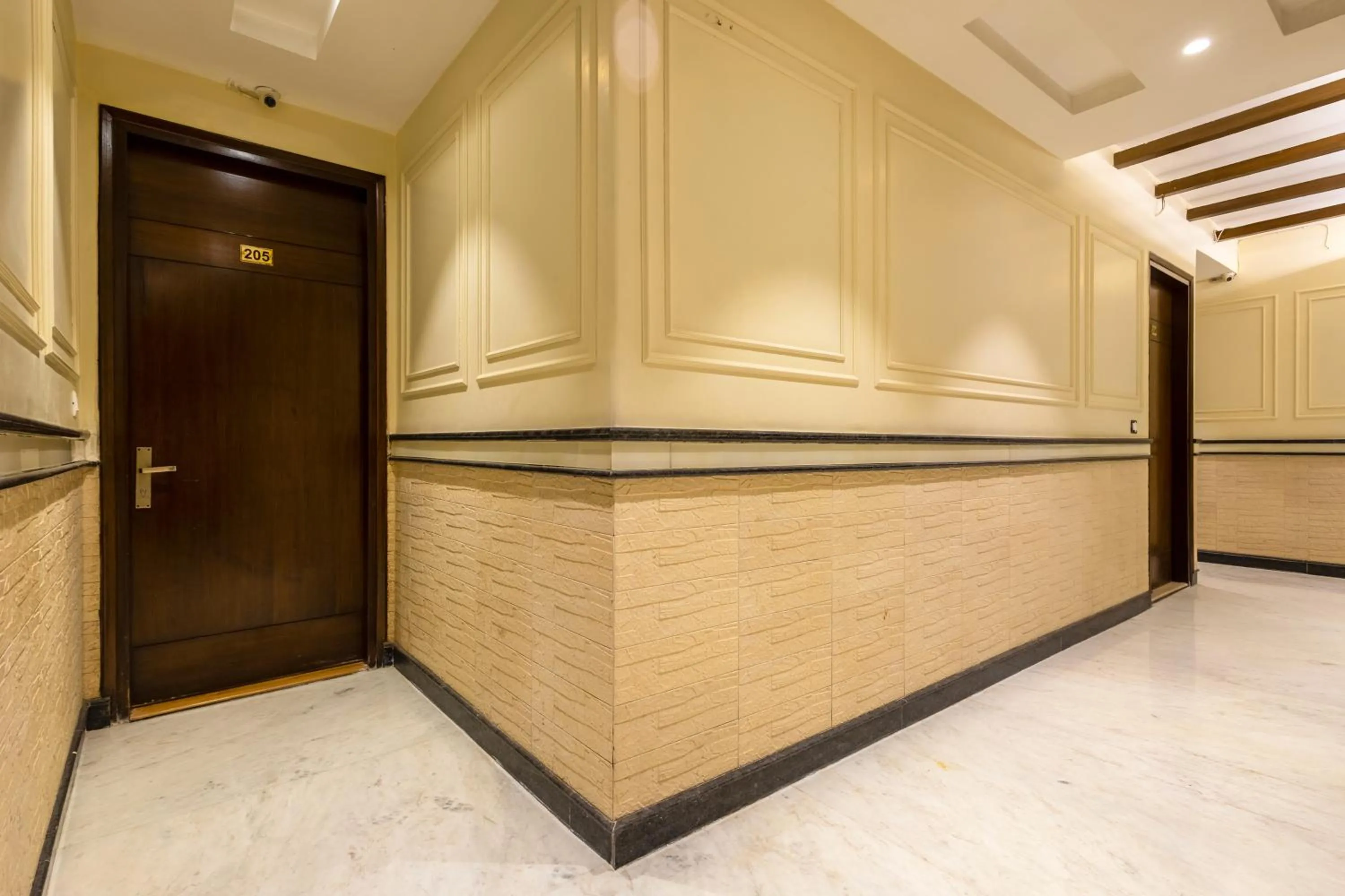 Lobby or reception in Hotel Vanson Villa, City Centre - With Free Airport & Train Station Pickup