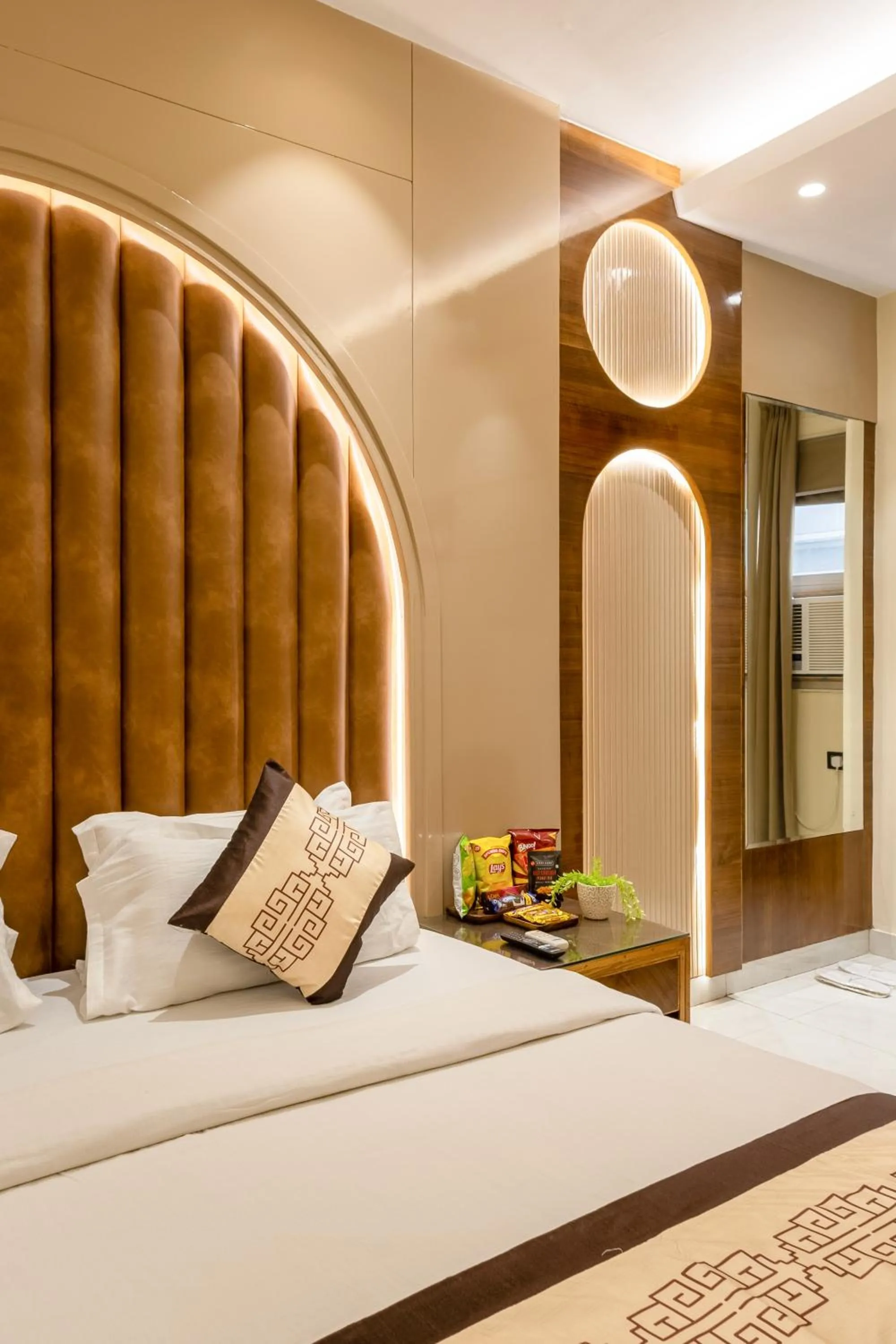 Bed in Hotel Vanson Villa, City Centre - With Free Airport & Train Station Pickup