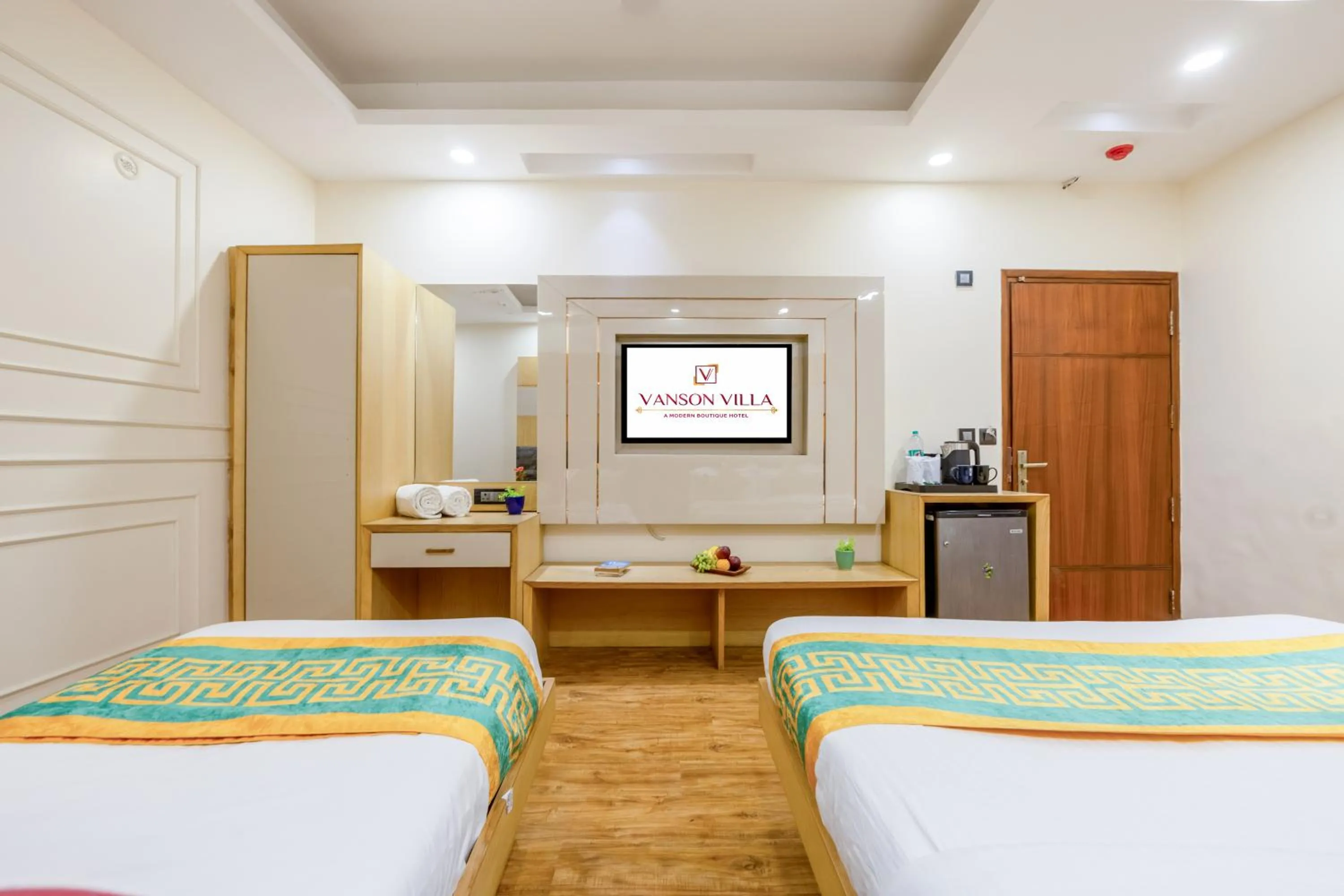Bed in Hotel Vanson Villa, City Centre - With Free Airport & Train Station Pickup