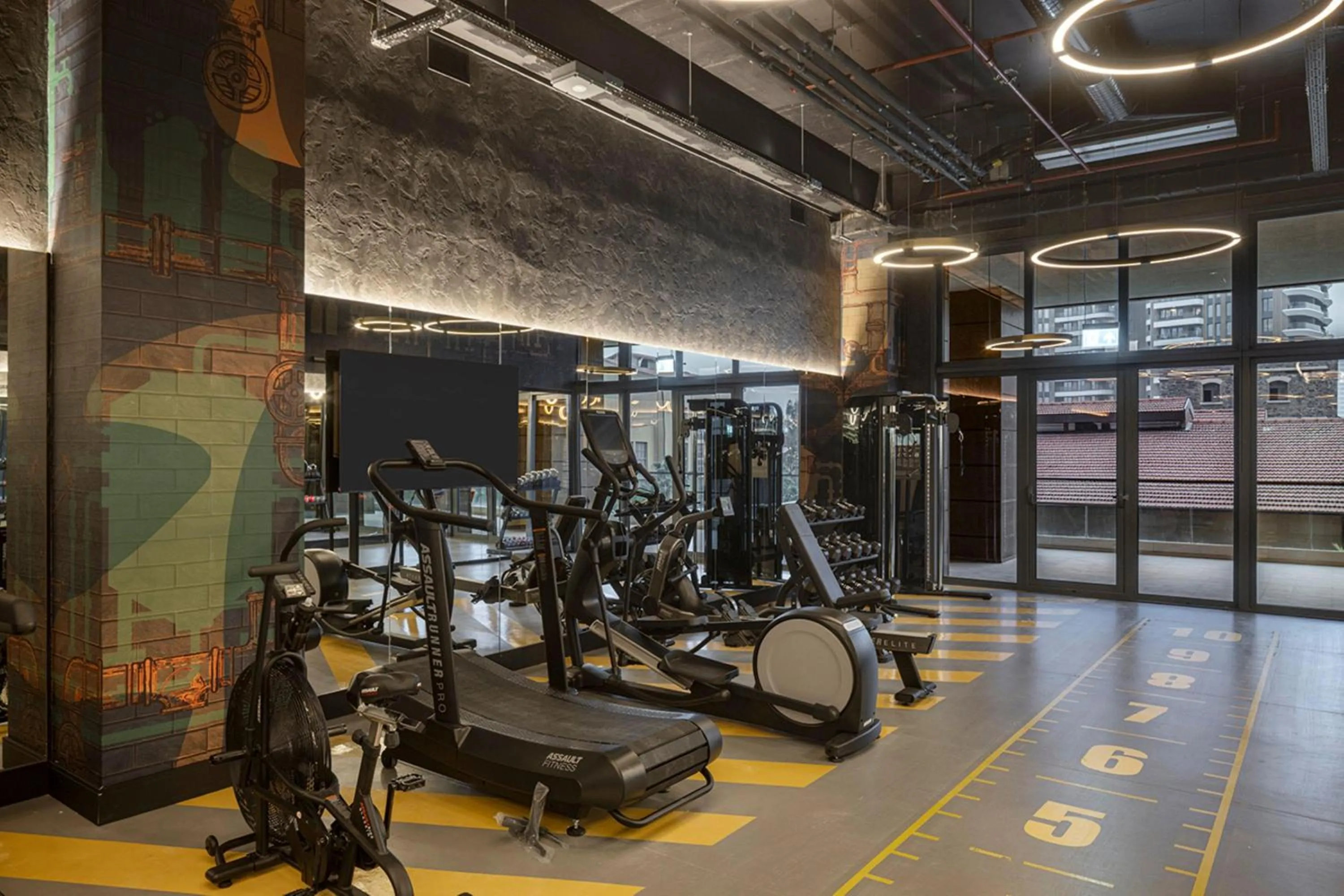 Fitness centre/facilities in Canopy By Hilton Izmir Bomonti