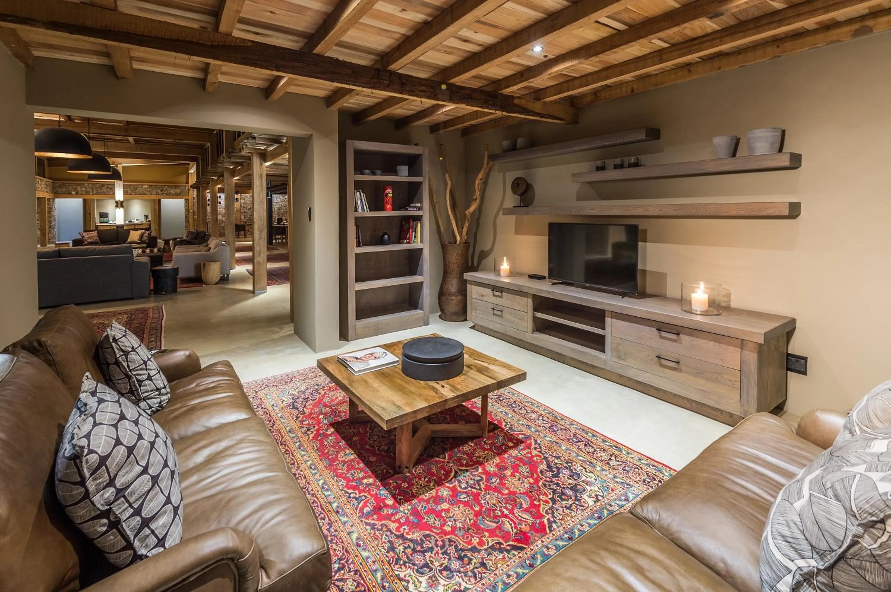 Library in Kariega Game Reserve Ukhozi Lodge