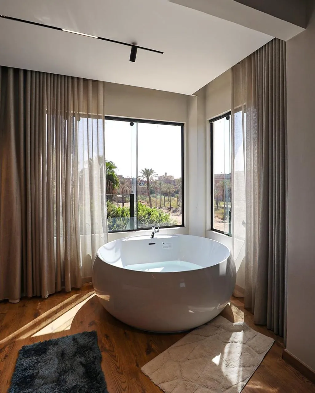 Bath in Palacio Pyramids Hotel