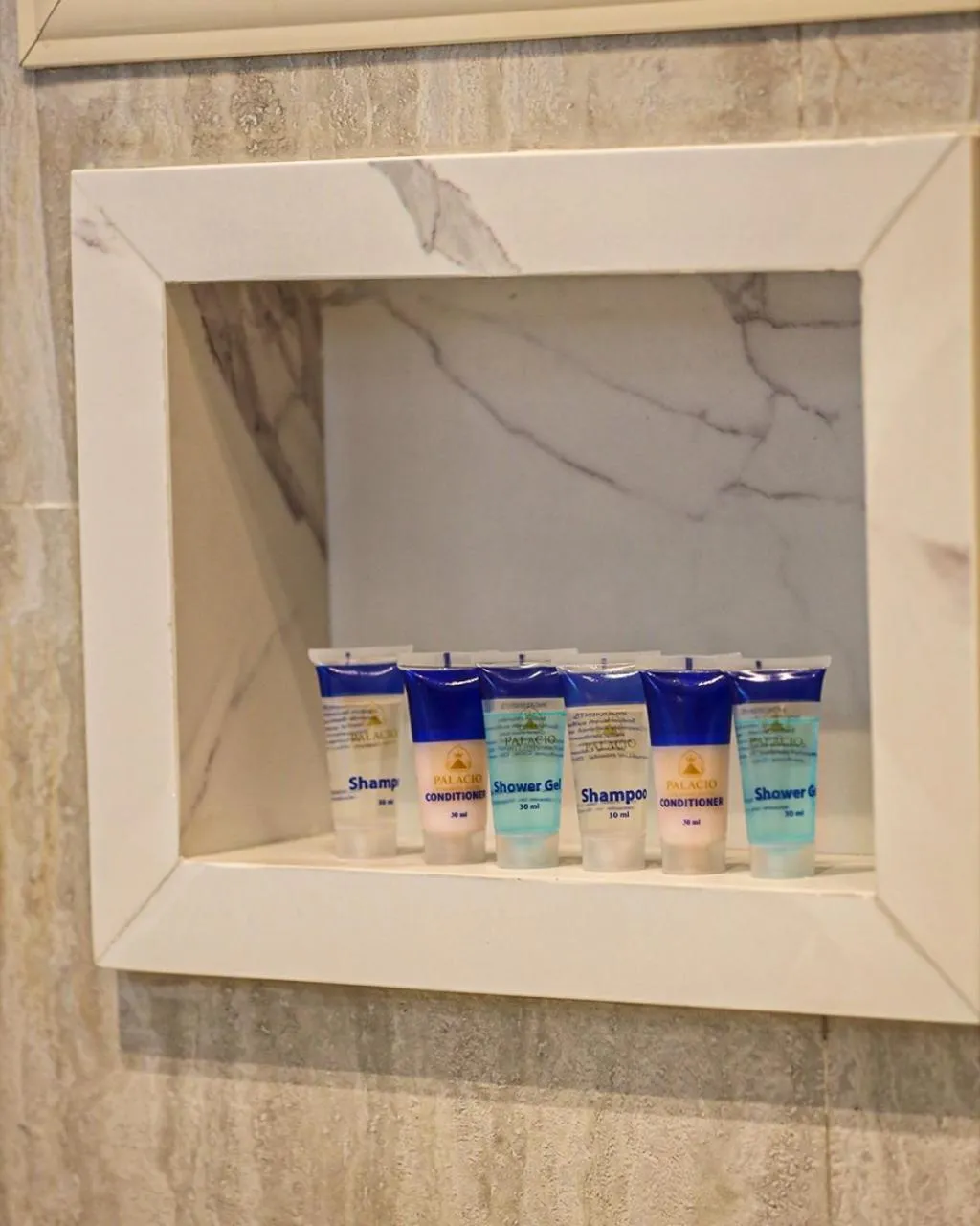 Shower in Palacio Pyramids Hotel