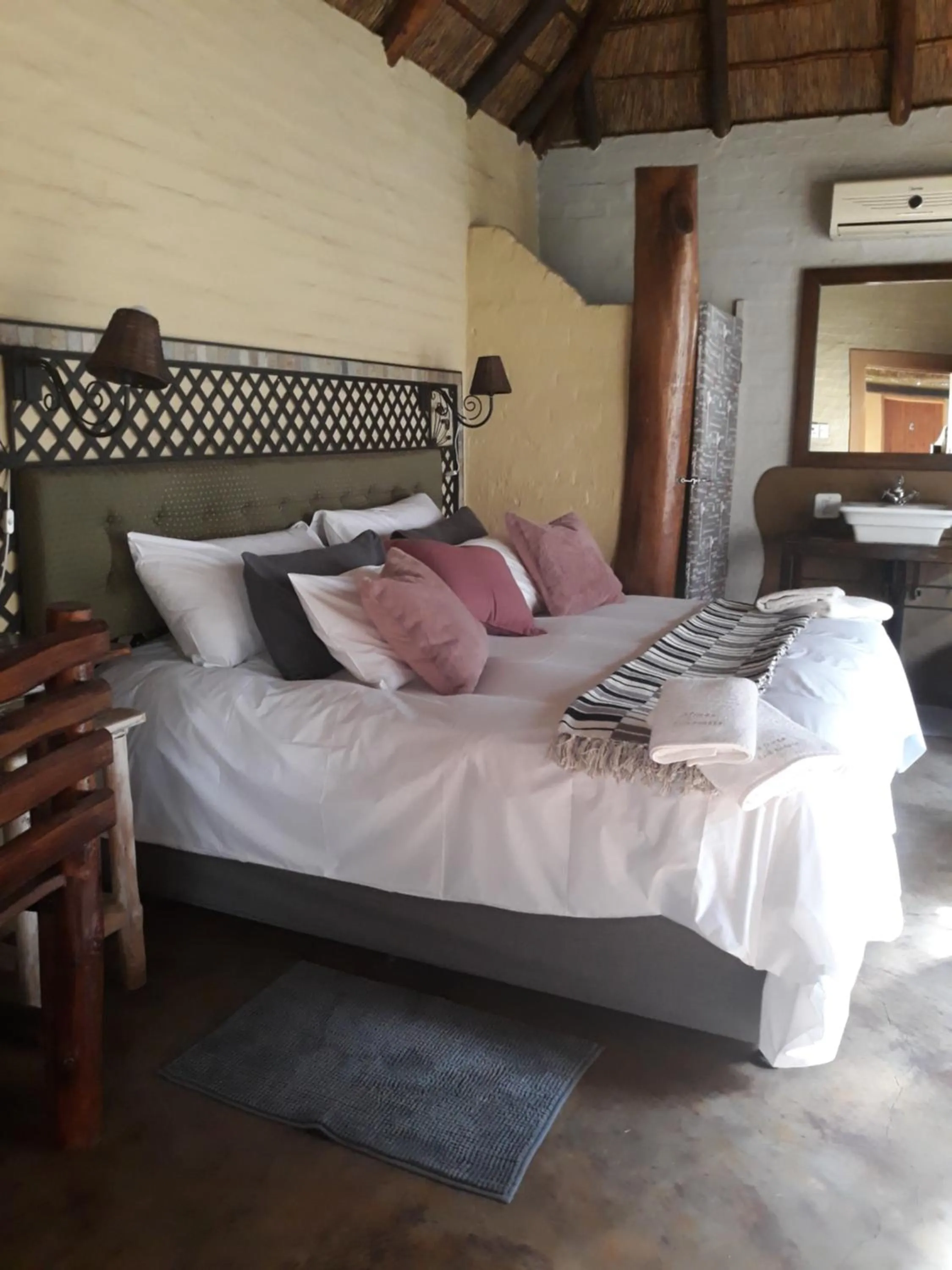 Bed in African Silhouette Guesthouse