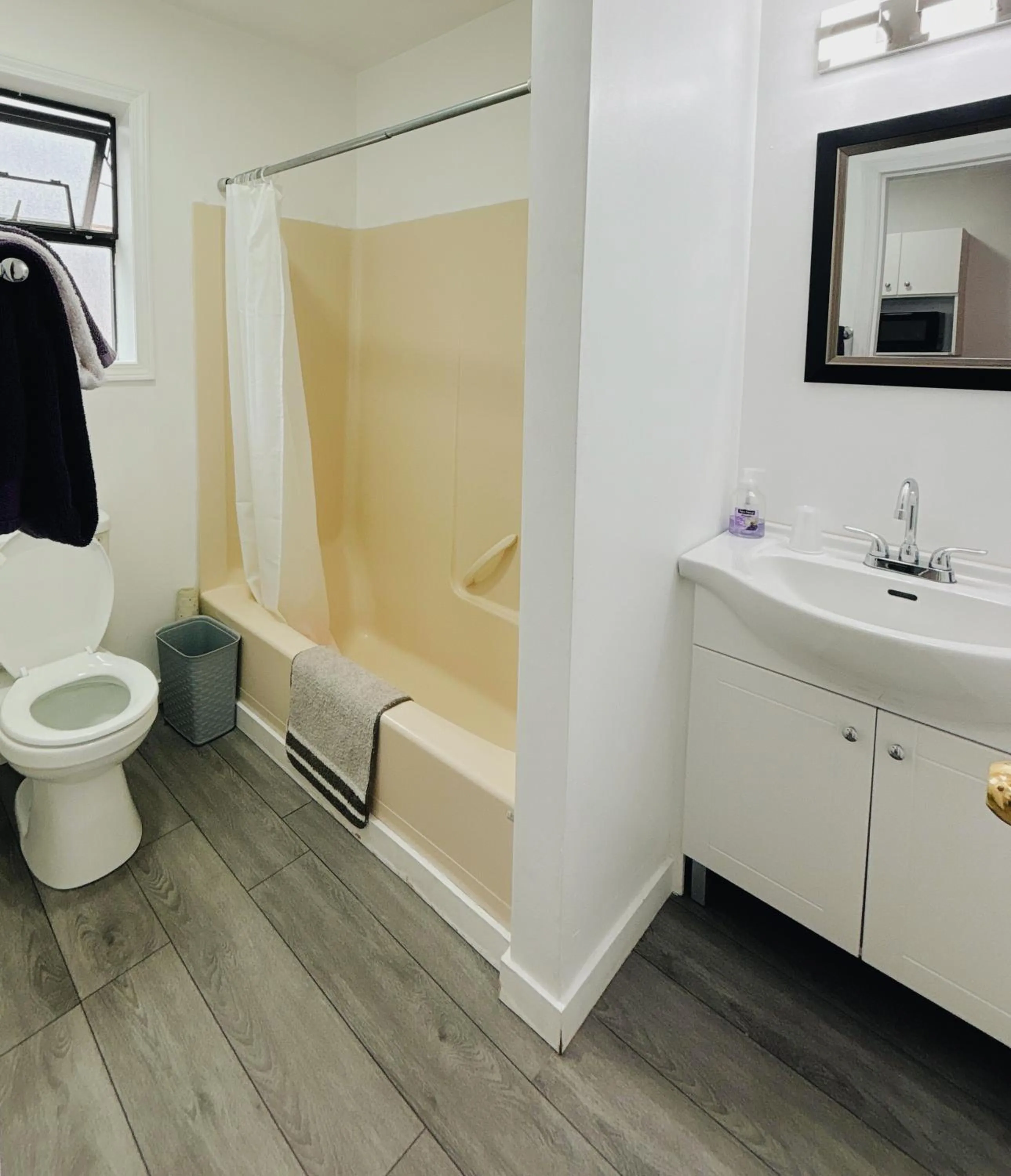 Westview Centre Motel Ltd