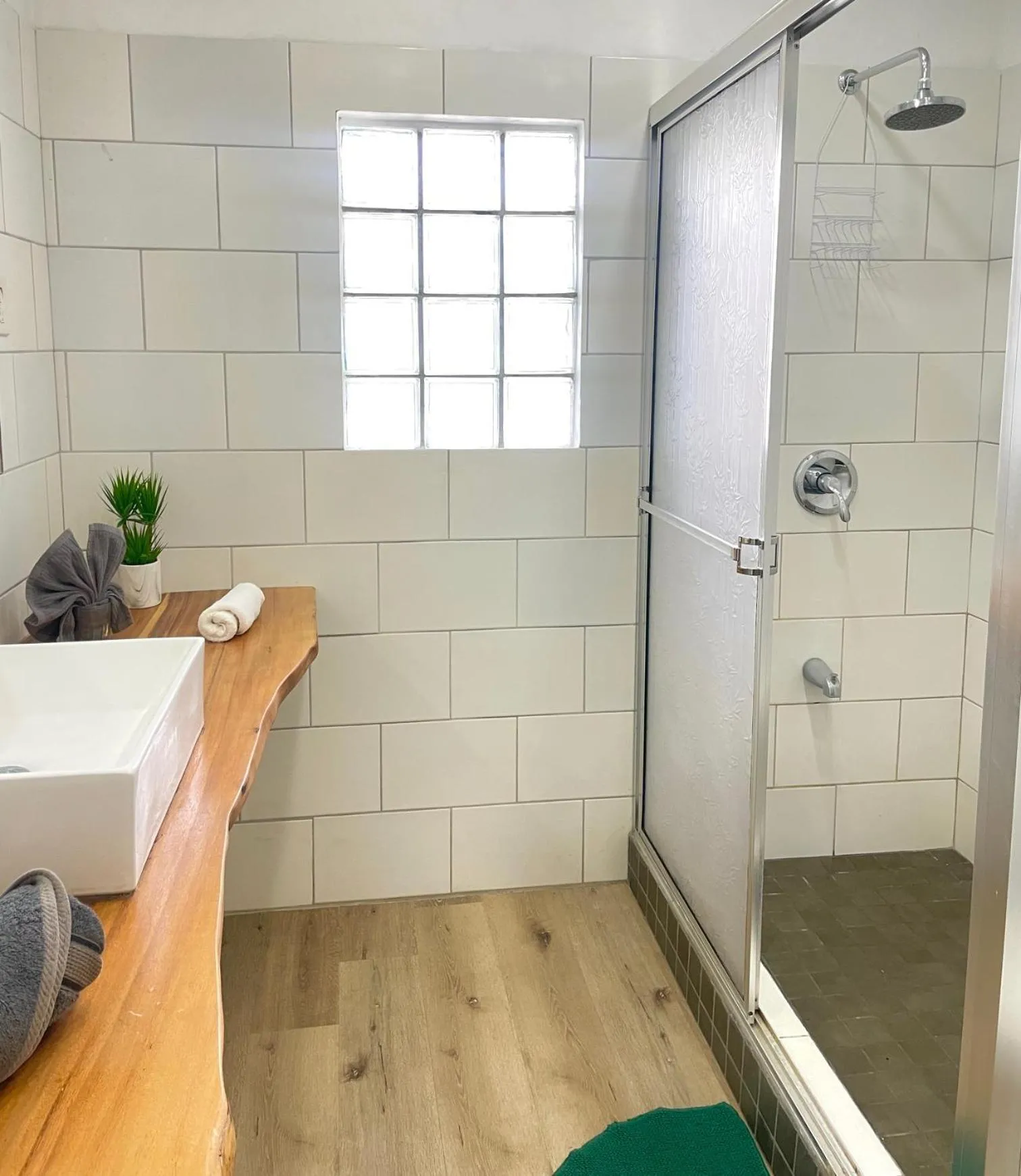 Shower in Bananaquit Tobago -Stay Near the Beach