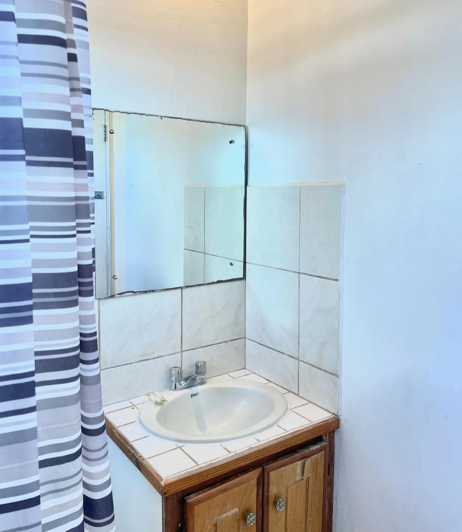 Bathroom in Bananaquit Tobago -Stay Near the Beach