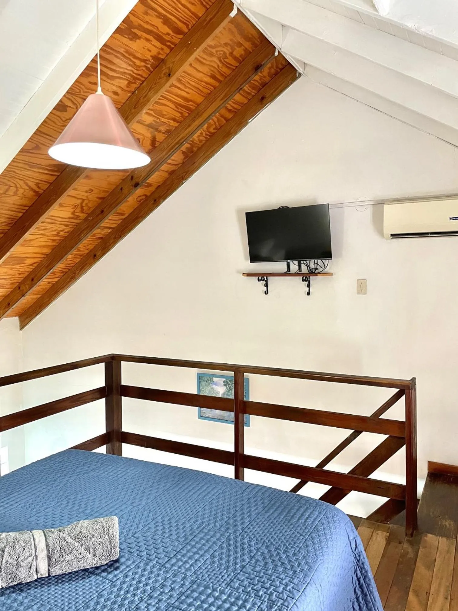 TV and multimedia, Bed in Bananaquit Tobago -Stay Near the Beach