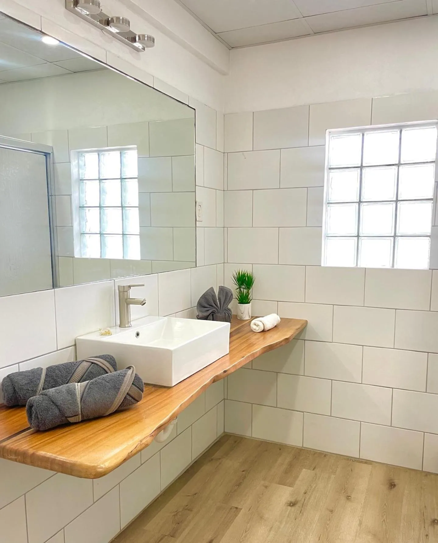 Bathroom in Bananaquit Tobago -Stay Near the Beach