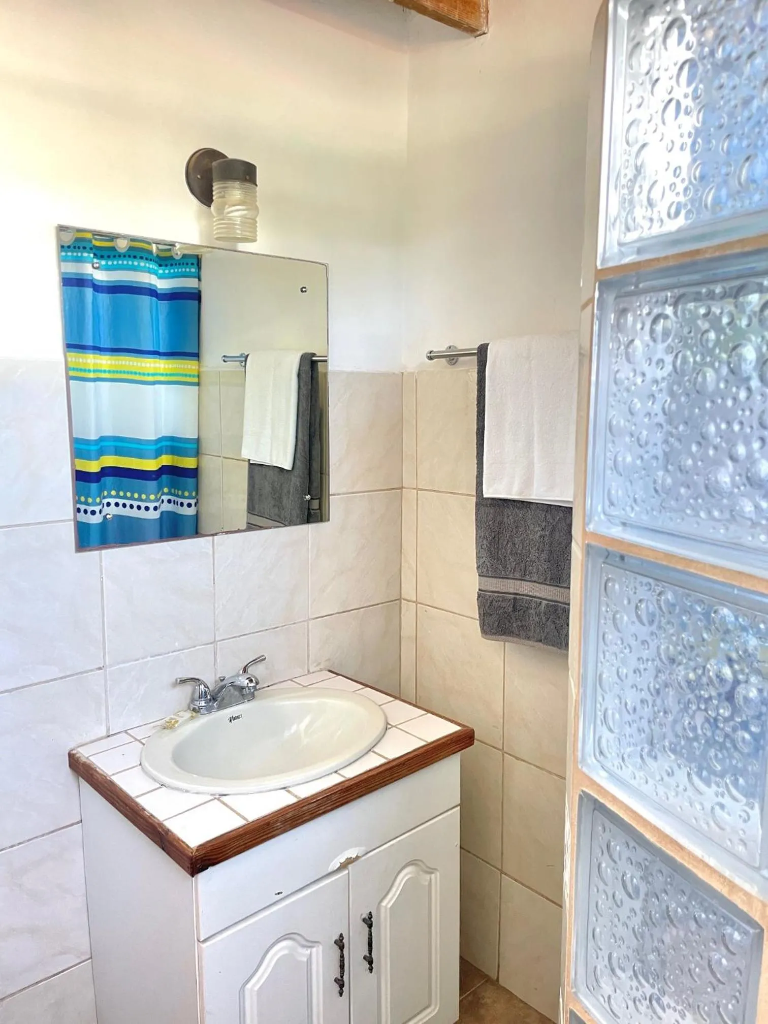 Bathroom in Bananaquit Tobago -Stay Near the Beach