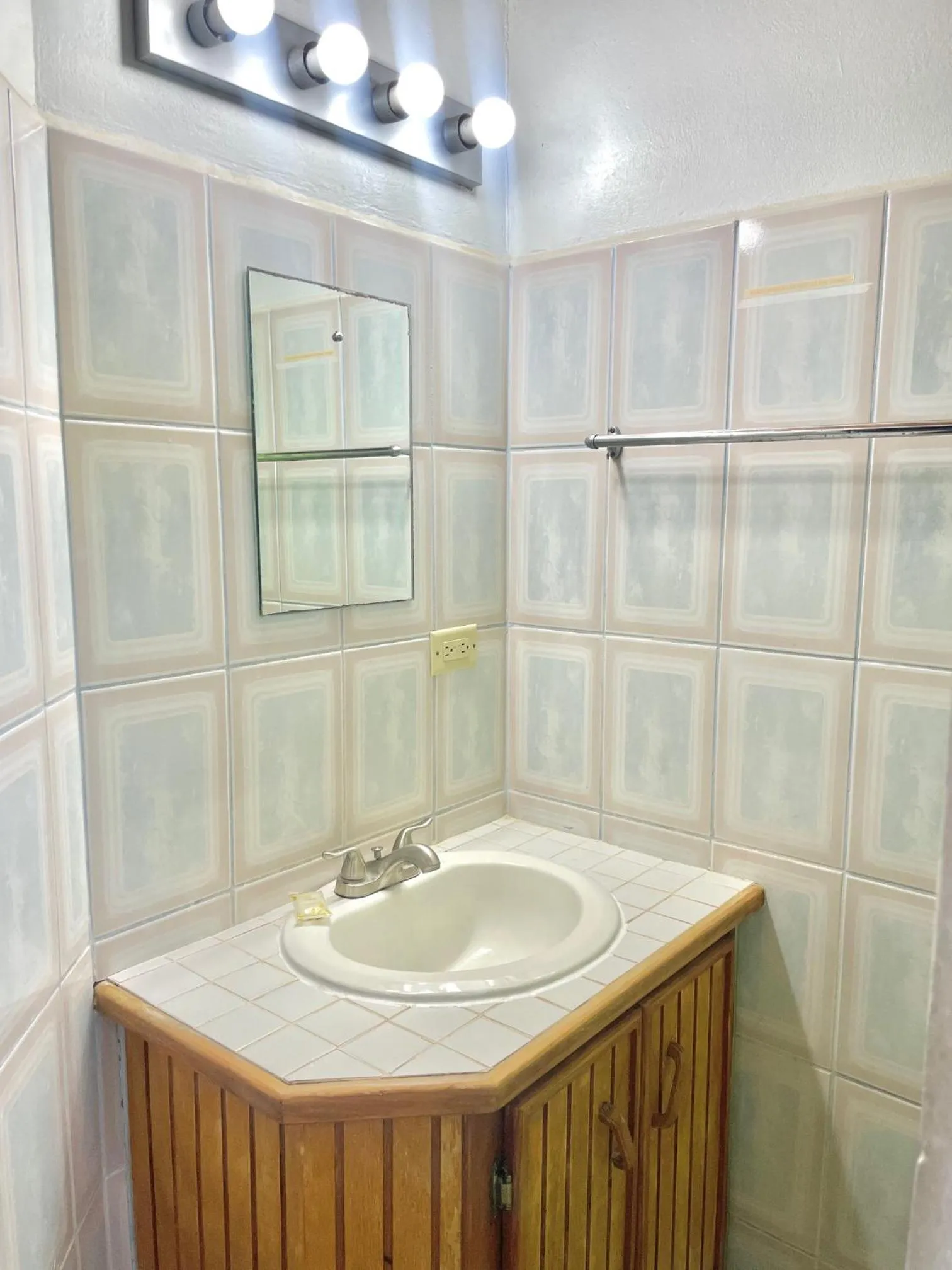 Bathroom in Bananaquit Tobago -Stay Near the Beach