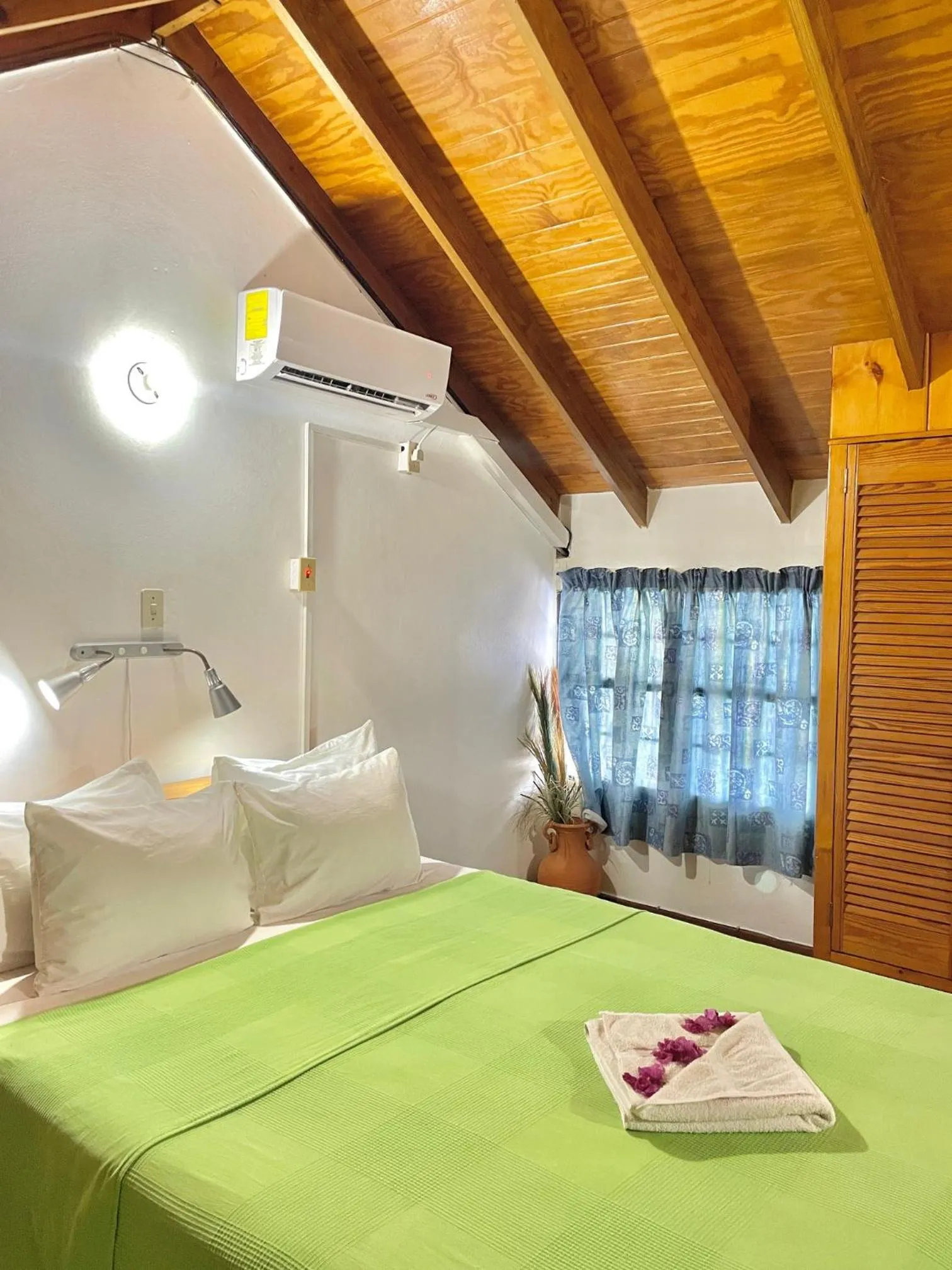 Bed in Bananaquit Tobago -Stay Near the Beach