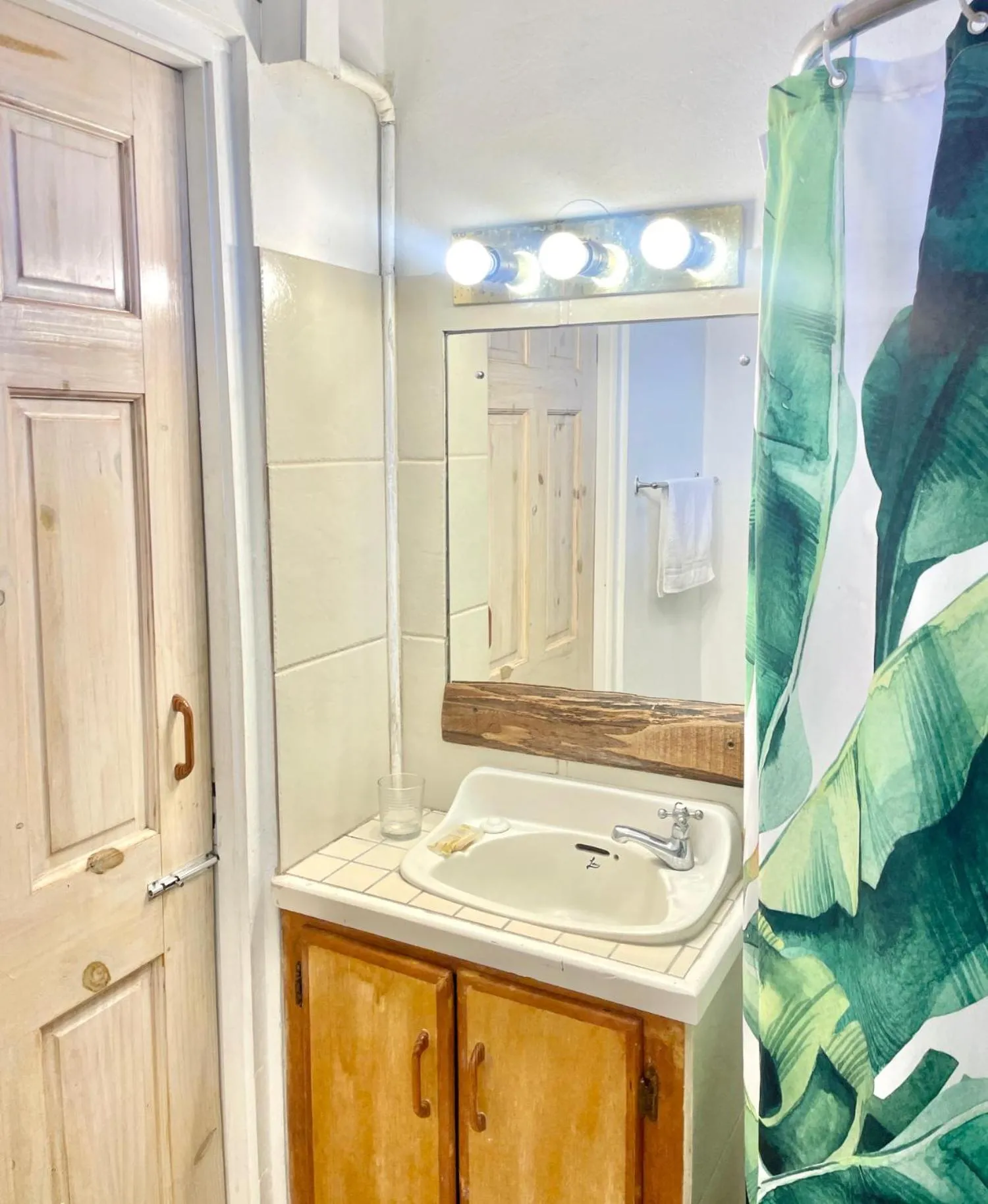 Shower in Bananaquit Tobago -Stay Near the Beach