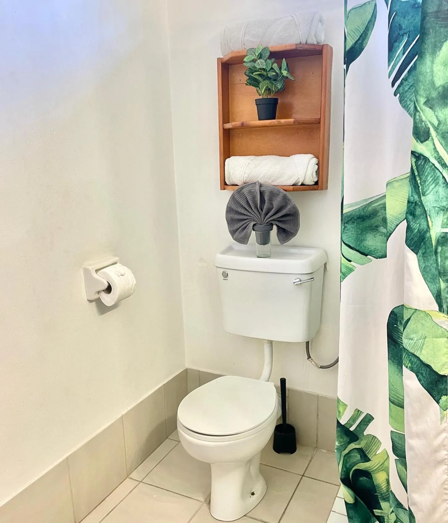 Bathroom in Bananaquit Tobago -Stay Near the Beach