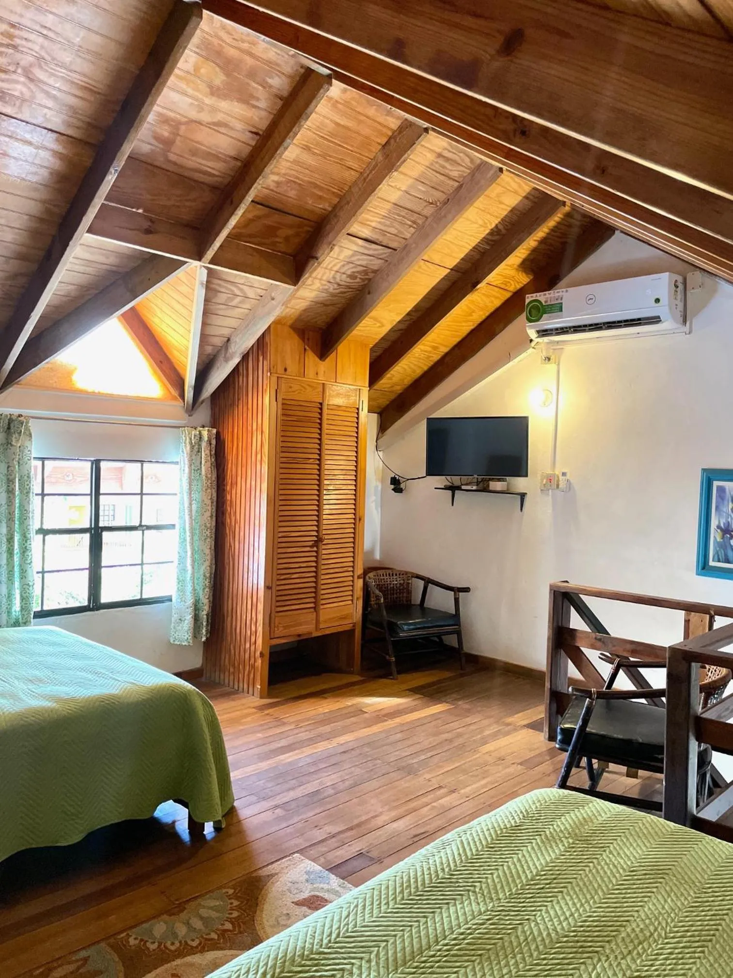 TV and multimedia, Bed in Bananaquit Tobago -Stay Near the Beach