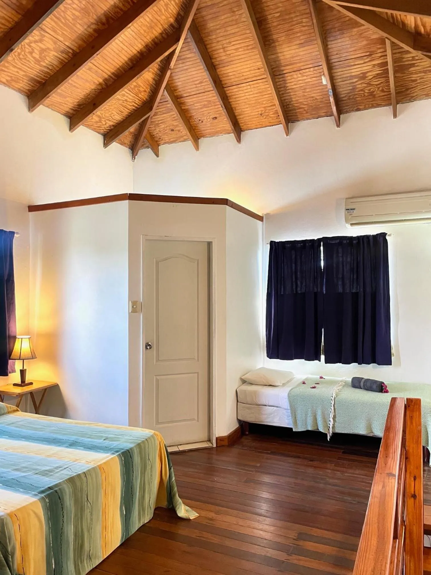 Bed in Bananaquit Tobago -Stay Near the Beach